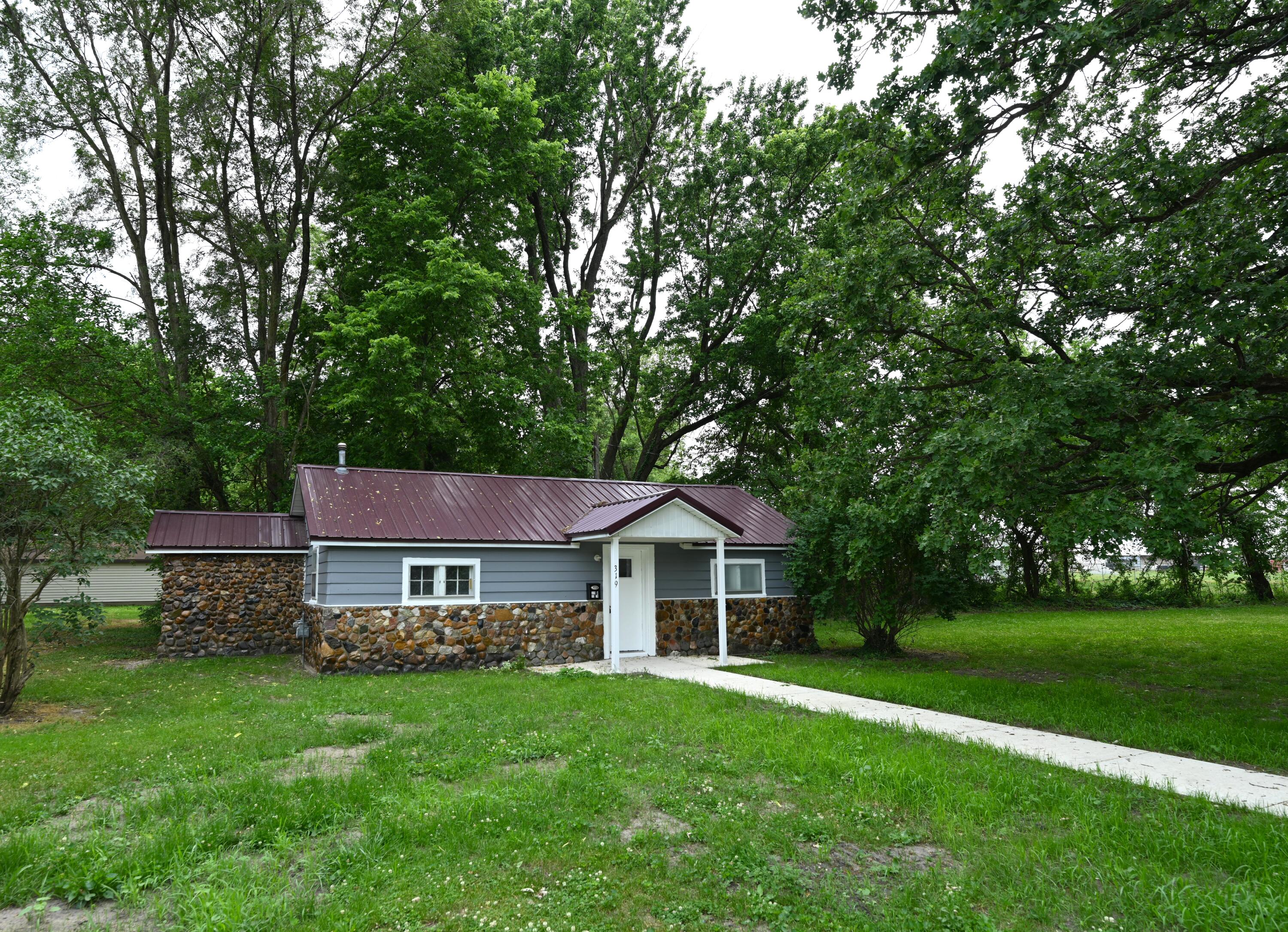 Homes for sale in Winamac, IN | 319 W 13th St, Winamac, IN 46996 | MLS# 840693