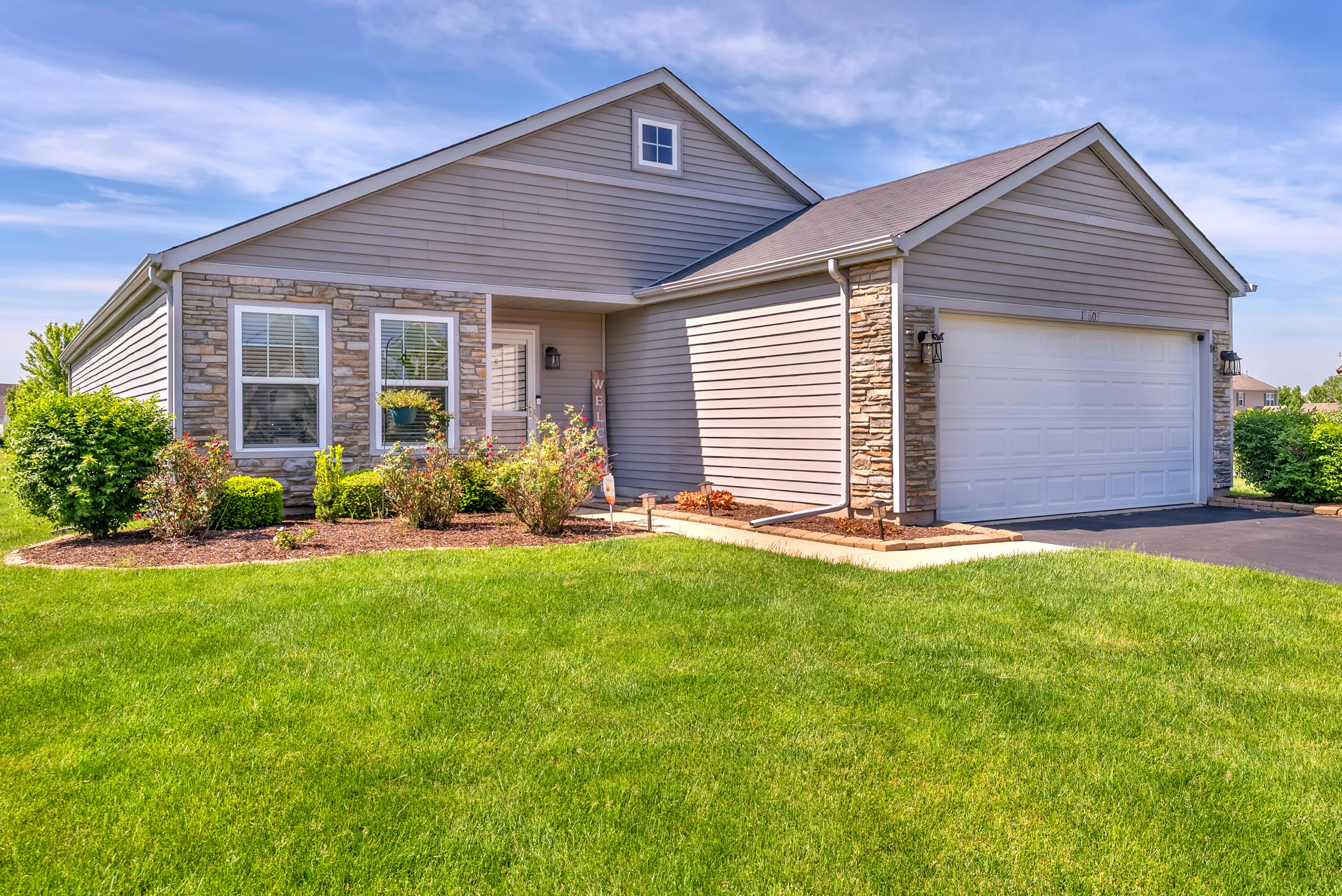 Homes for sale in Dyer, IN | 13603 W 105th Pl, Dyer, IN 46311 | MLS# 840792