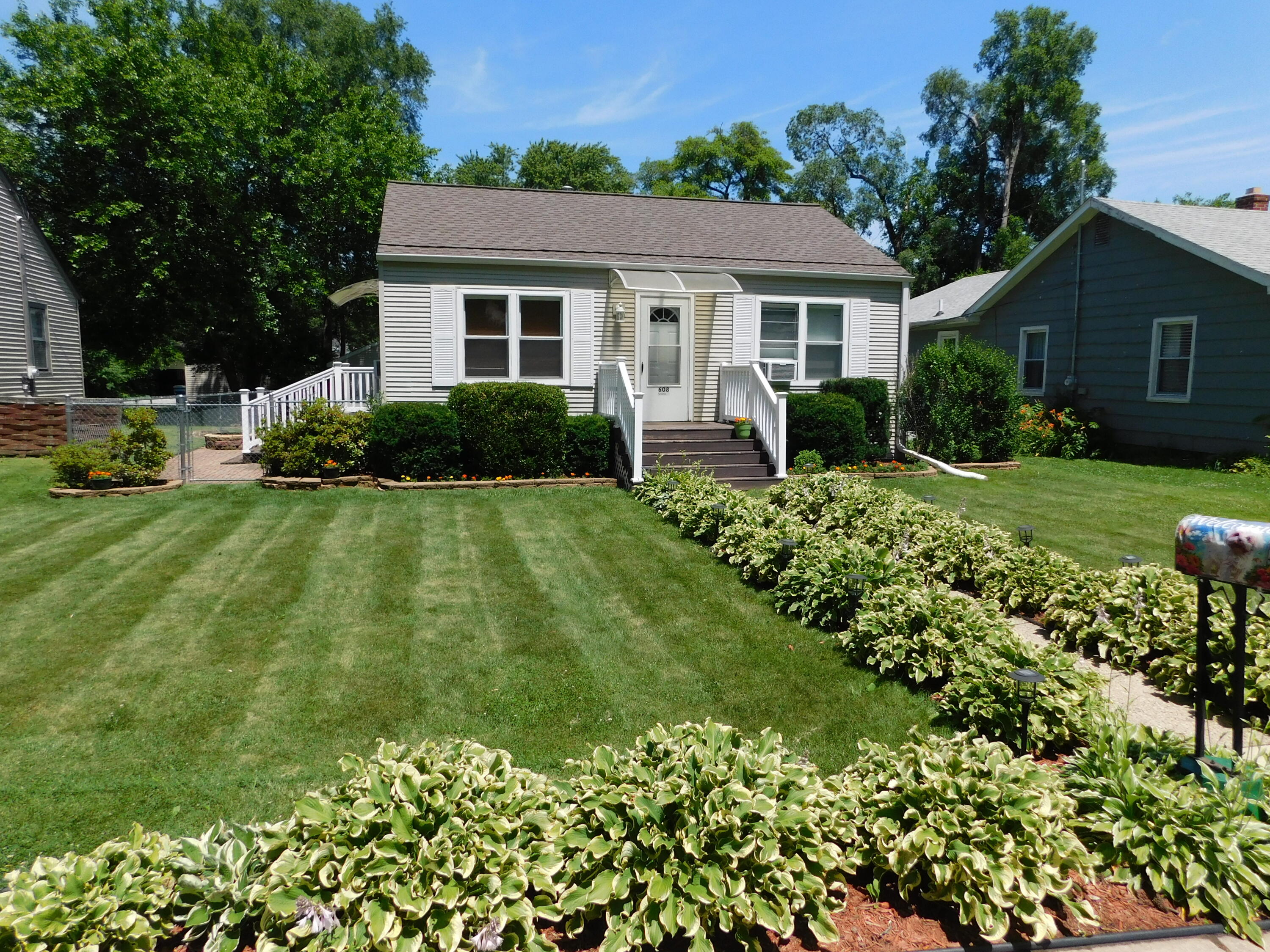 Homes for sale in Chesterton, IN | 608 W Indiana Ave, Chesterton, IN 46304 | MLS# 841368