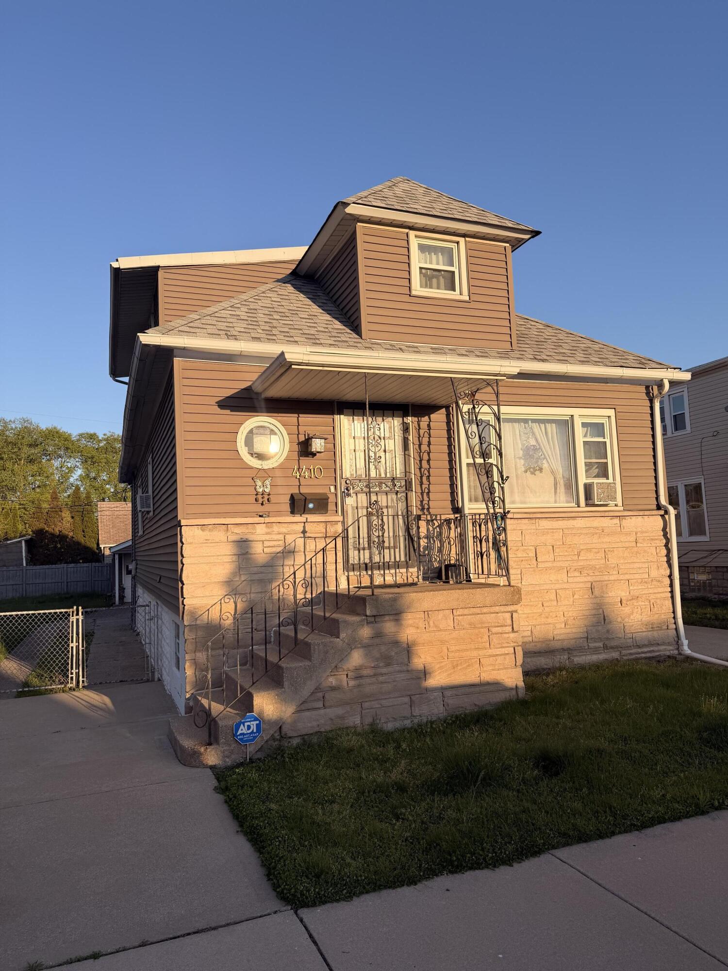 Homes for sale in Hammond, IN | 4410 Torrence Ave, Hammond, IN 46327 | MLS# 841319