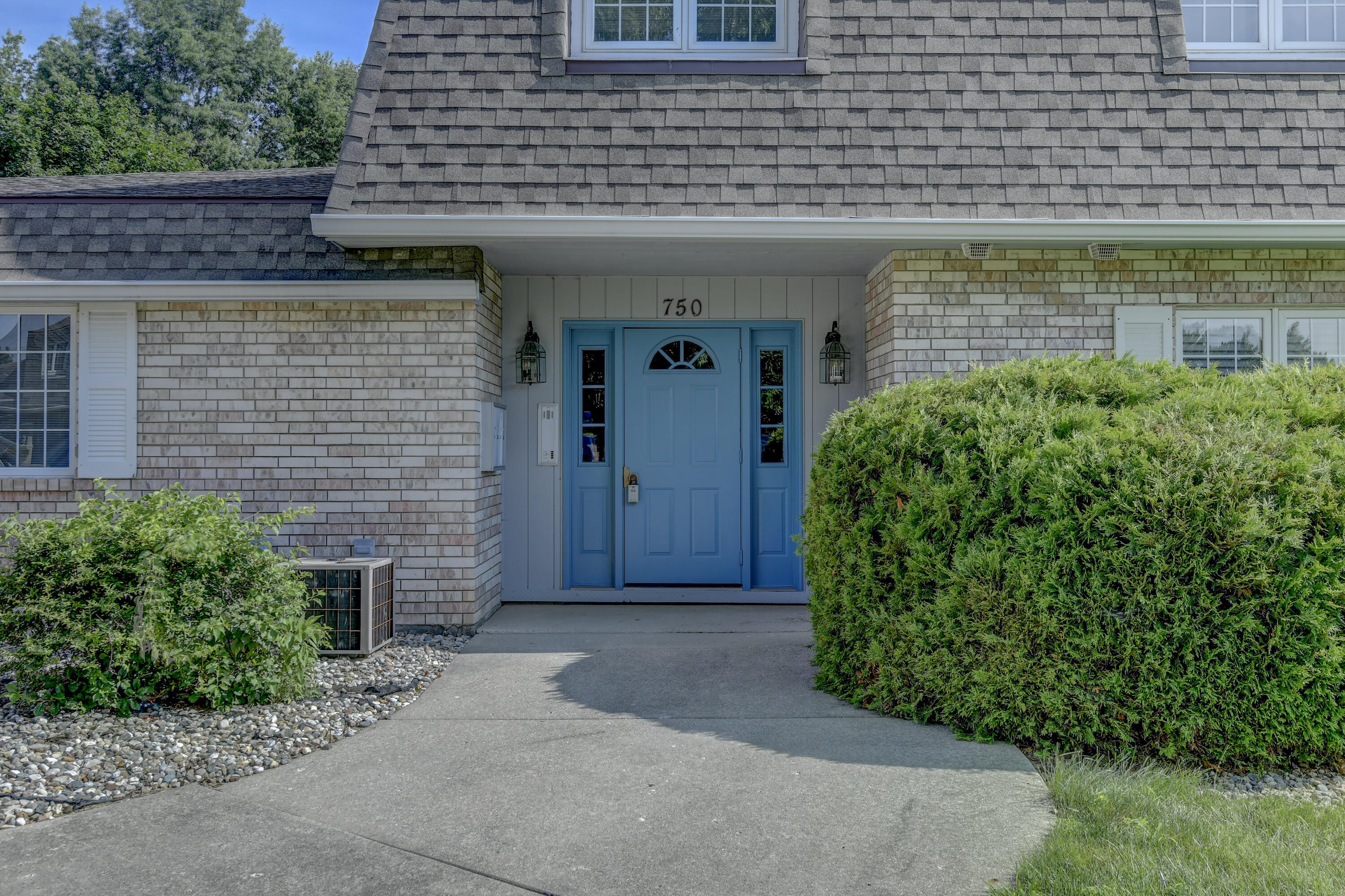 2nd image of 750 Hidden Oak Trl #2b, Hobart, IN 46342 | MLS# 842094