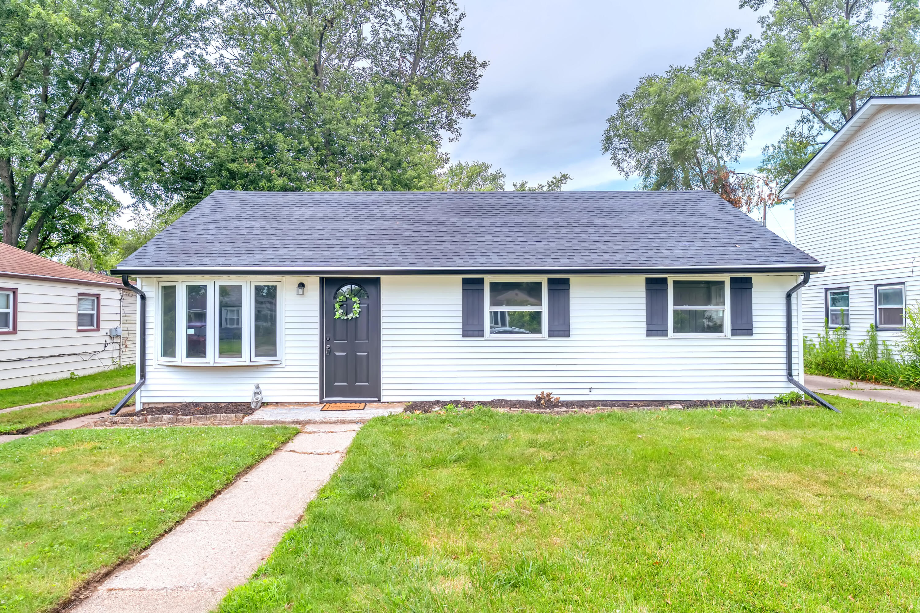 Homes for sale in Griffith, IN | 438 N Lindberg St, Griffith, IN 46319 | MLS# 842169