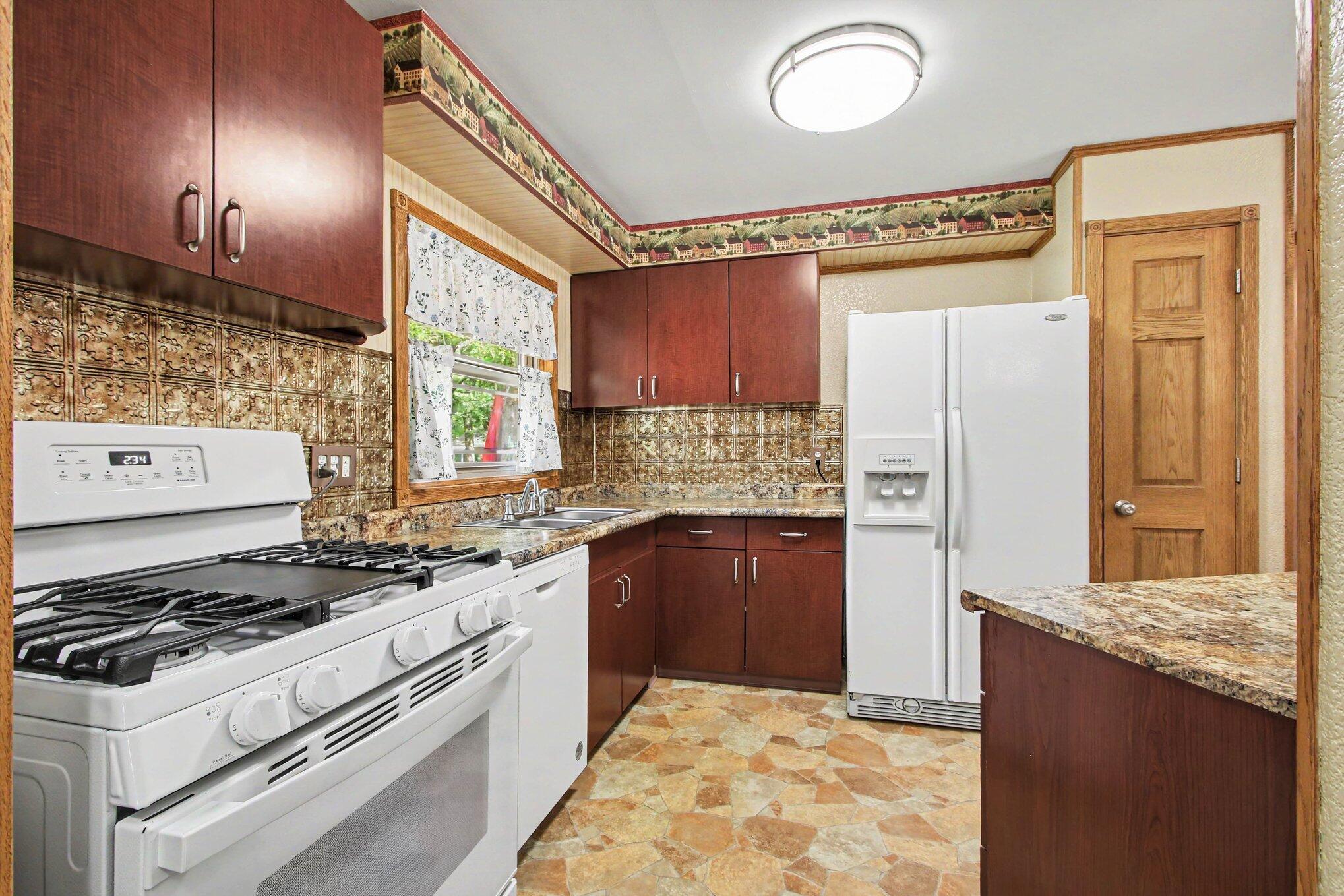 3rd image of 2400 E Cleveland Ave, Hobart, IN 46342 | MLS# 842336