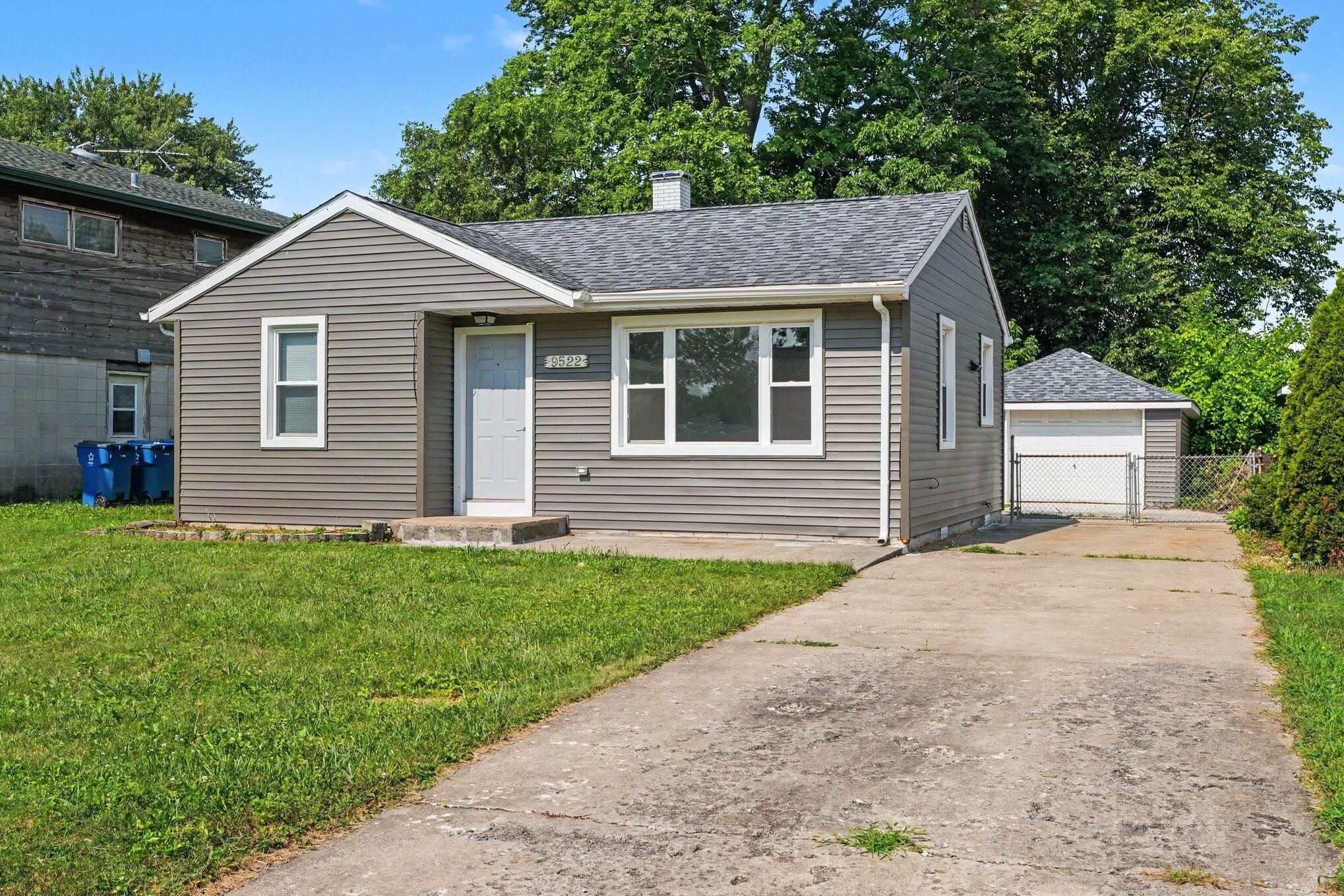 Homes for sale in Highland, IN | 9522 Erie St, Highland, IN 46322 | MLS# 842376