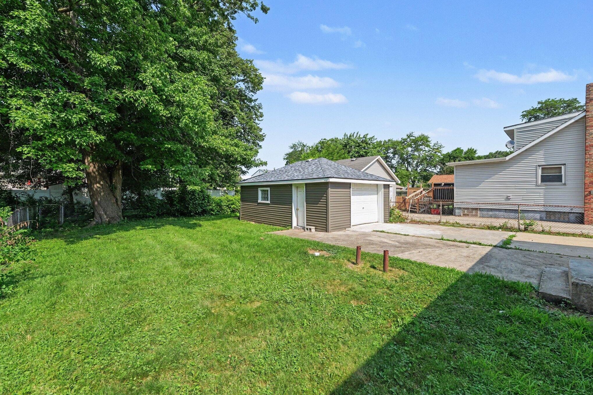 Homes for sale in Highland, IN | 9522 Erie St, Highland, IN 46322 | MLS# 842376