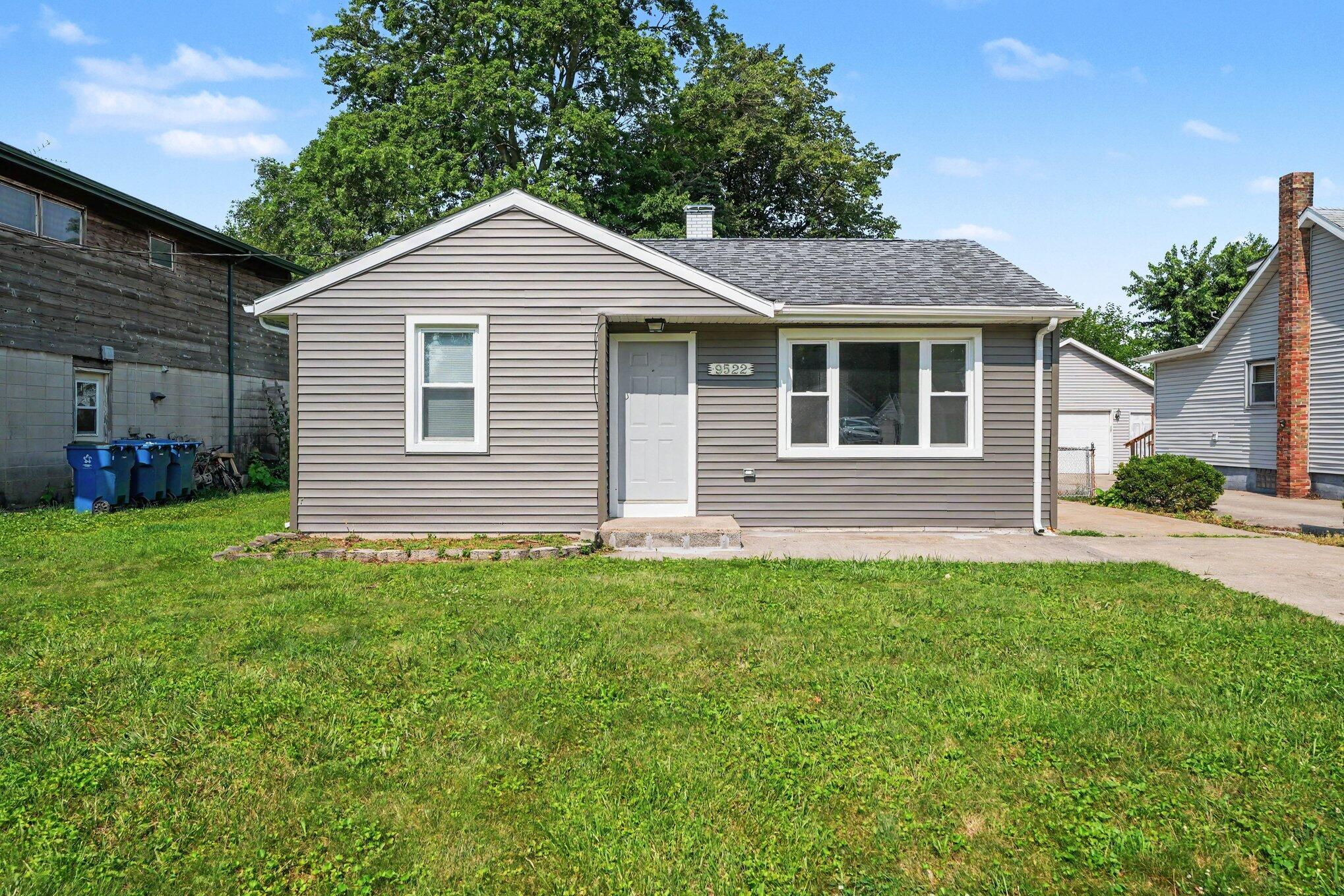 Homes for sale in Highland, IN | 9522 Erie St, Highland, IN 46322 | MLS# 842376