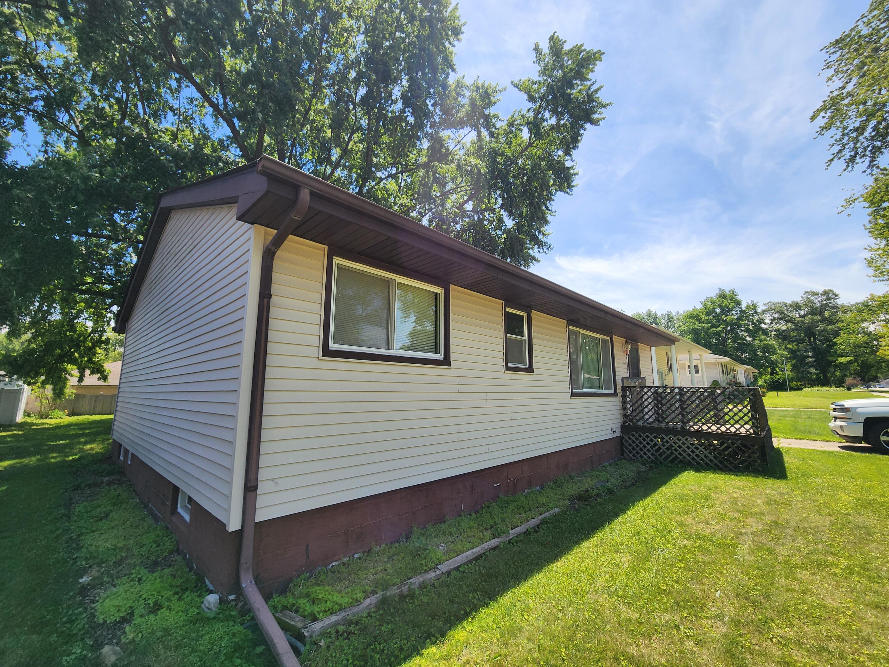 Homes for sale in Griffith, IN | 633 N Glenwood Ave, Griffith, IN 46319 | MLS# 842382