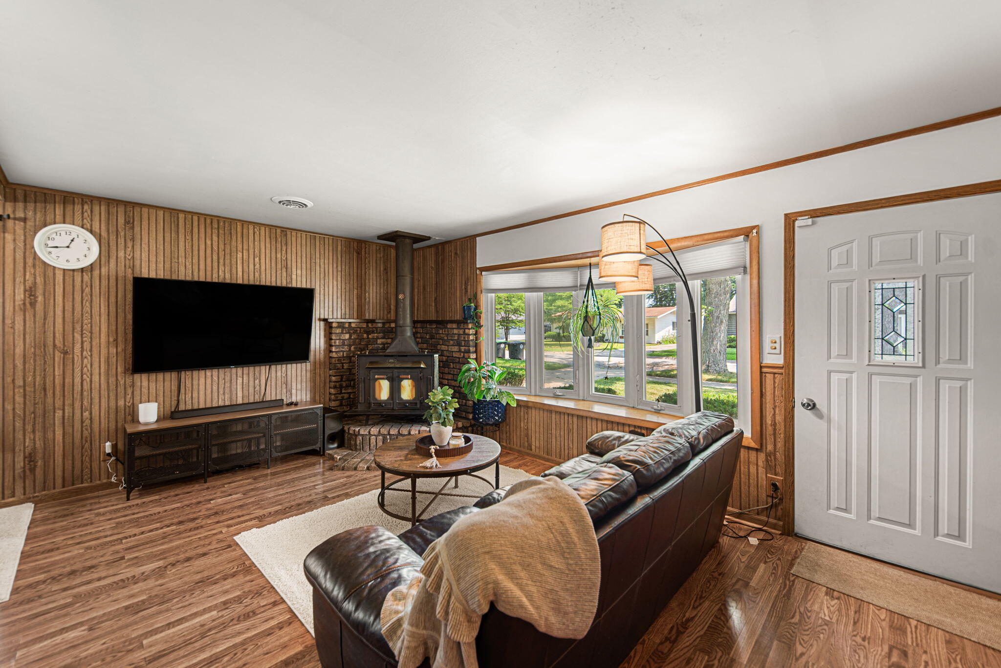 3rd image of 708 S Washington St, Hobart, IN 46342 | MLS# 842405