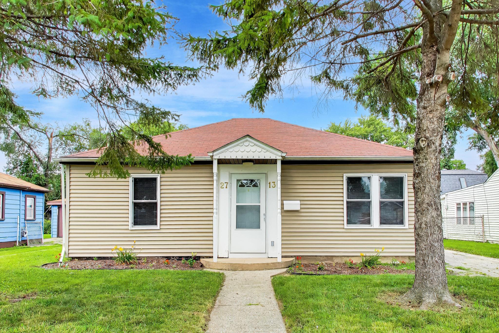 Homes for sale in Highland, IN | 2713 Ross St, Highland, IN 46322 | MLS# 842506