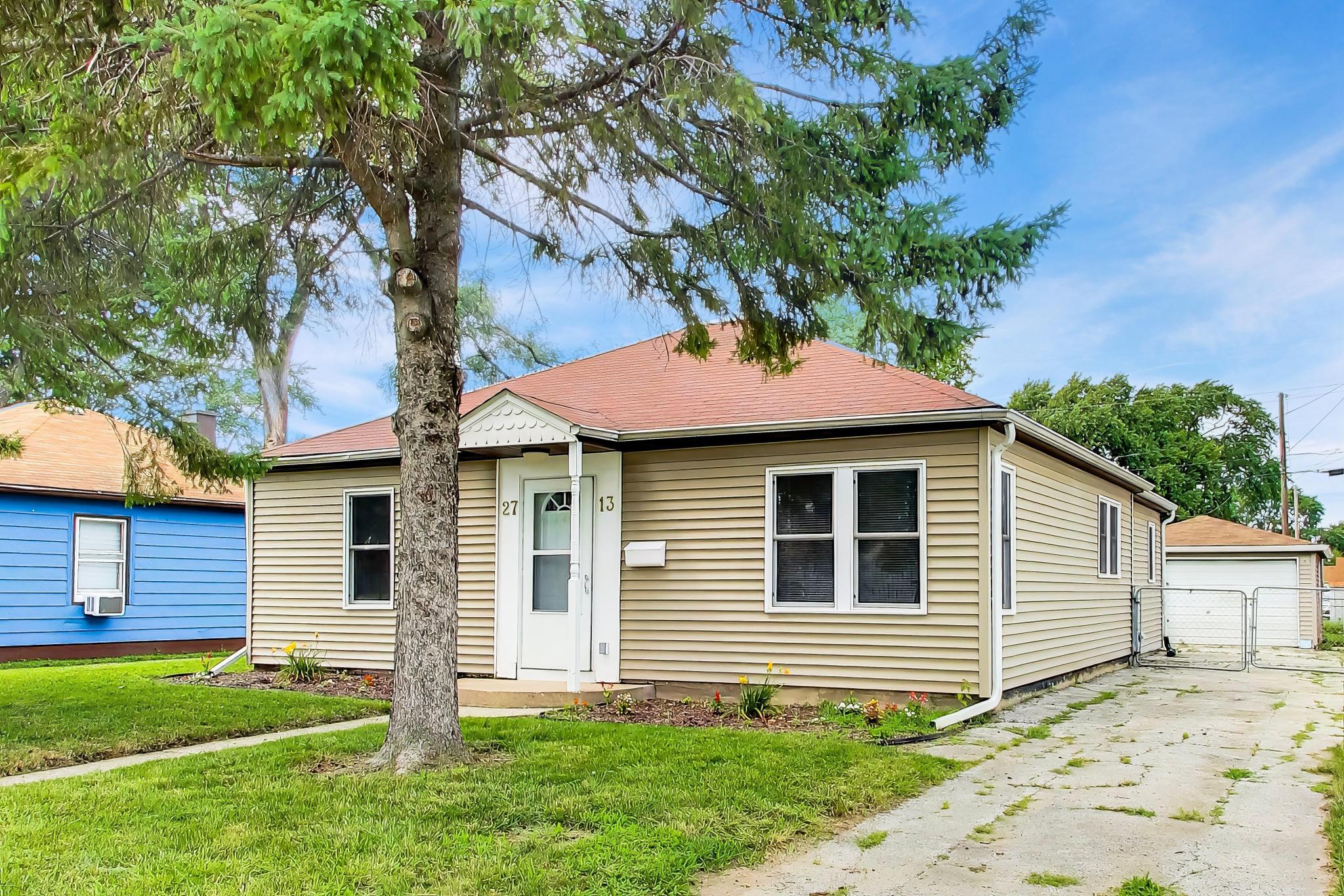 Homes for sale in Highland, IN | 2713 Ross St, Highland, IN 46322 | MLS# 842506