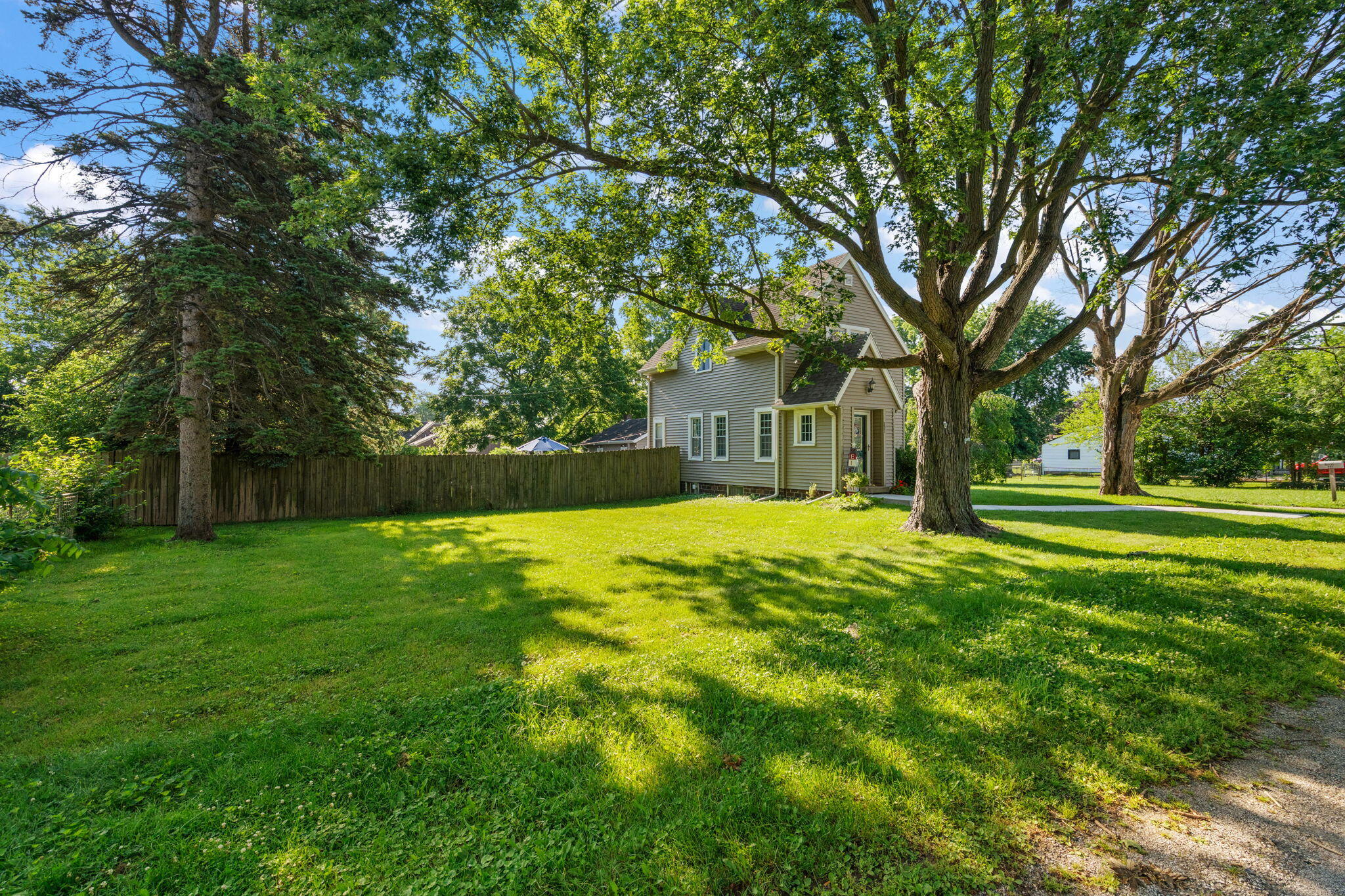 4th image of 221 N Pennsylvania St, Hobart, IN 46342 | MLS# 842428