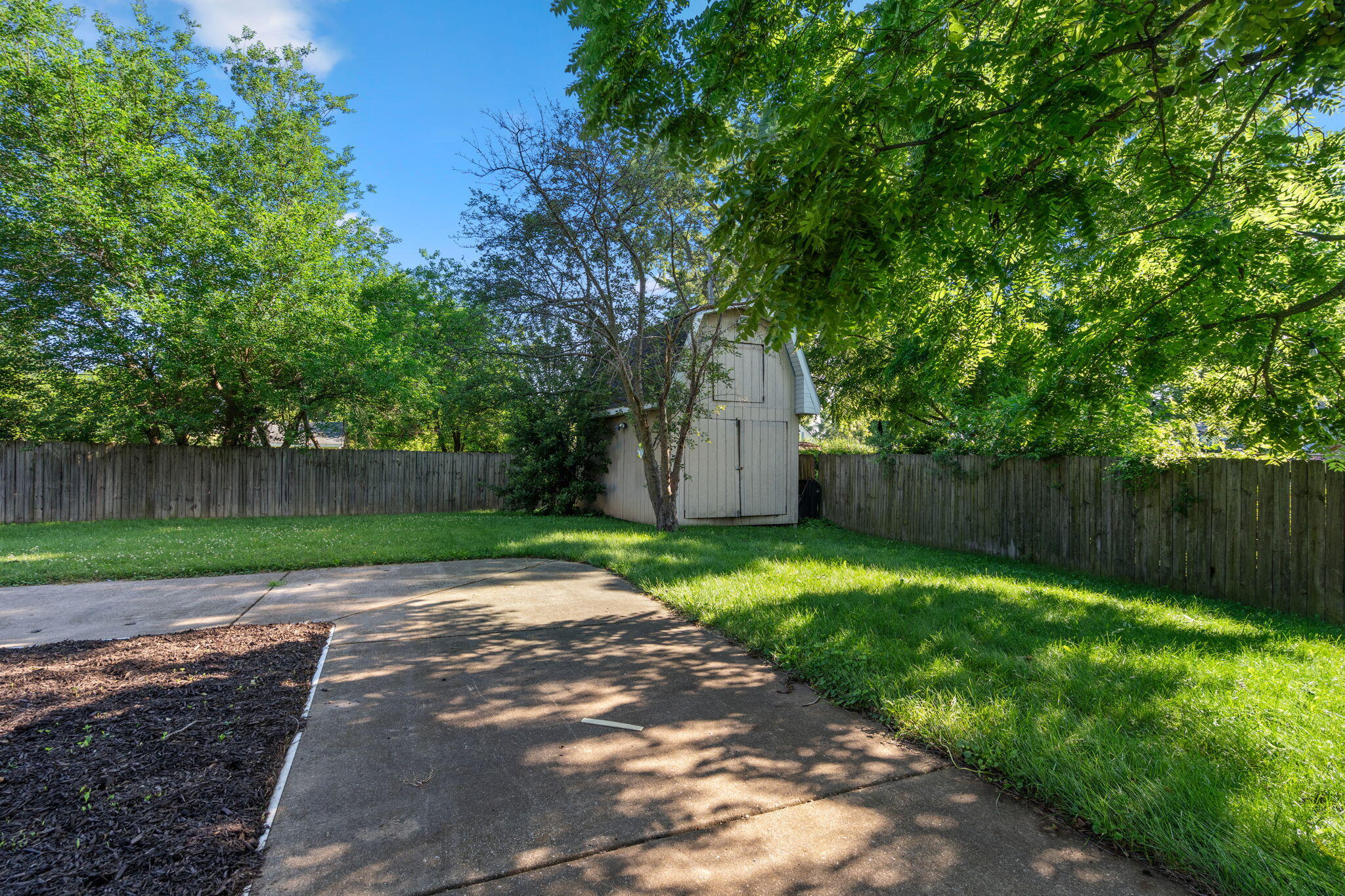 28th image of 221 N Pennsylvania St, Hobart, IN 46342 | MLS# 842428