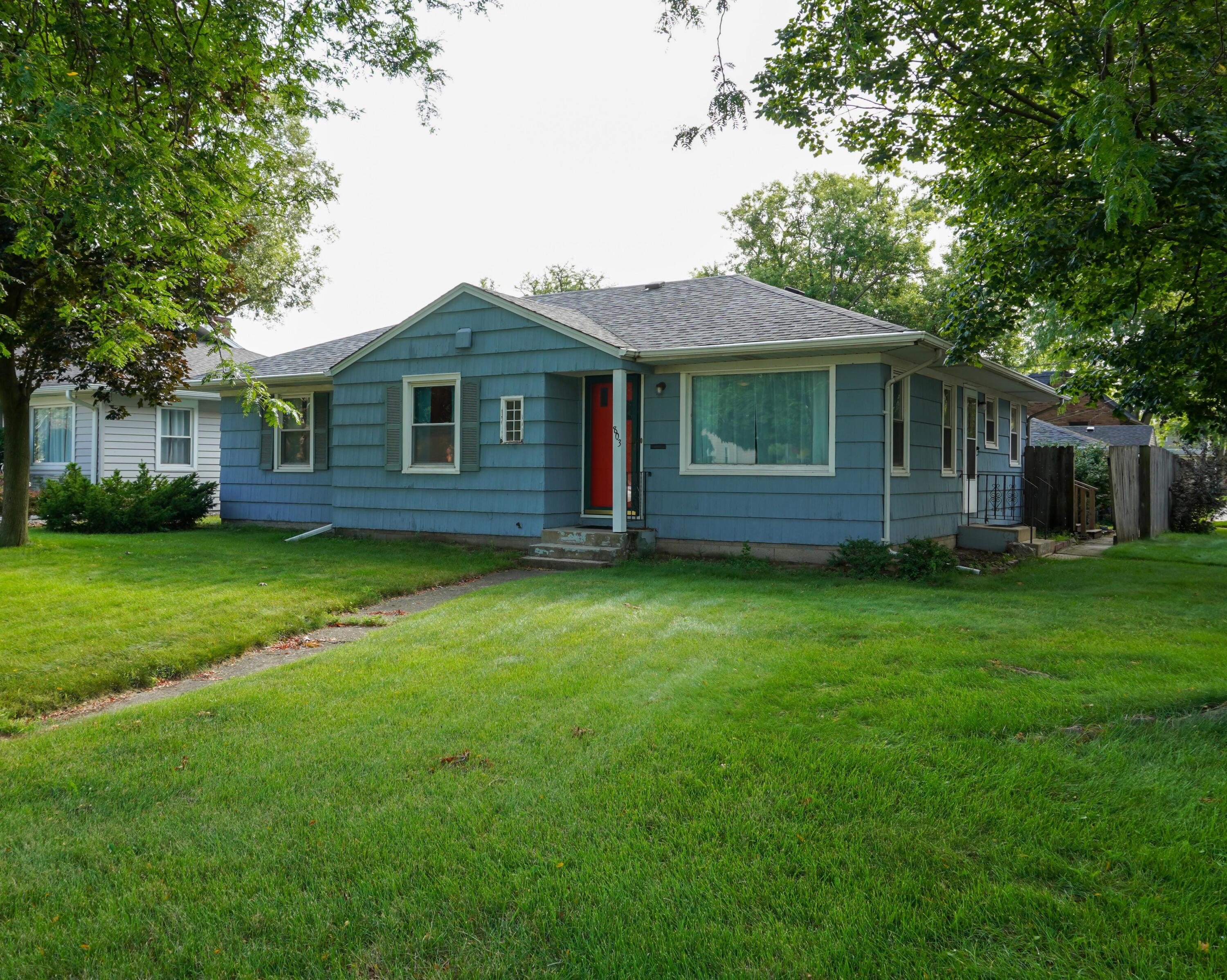 Homes for sale in Griffith, IN | 803 N Broad St, Griffith, IN 46319 | MLS# 842489