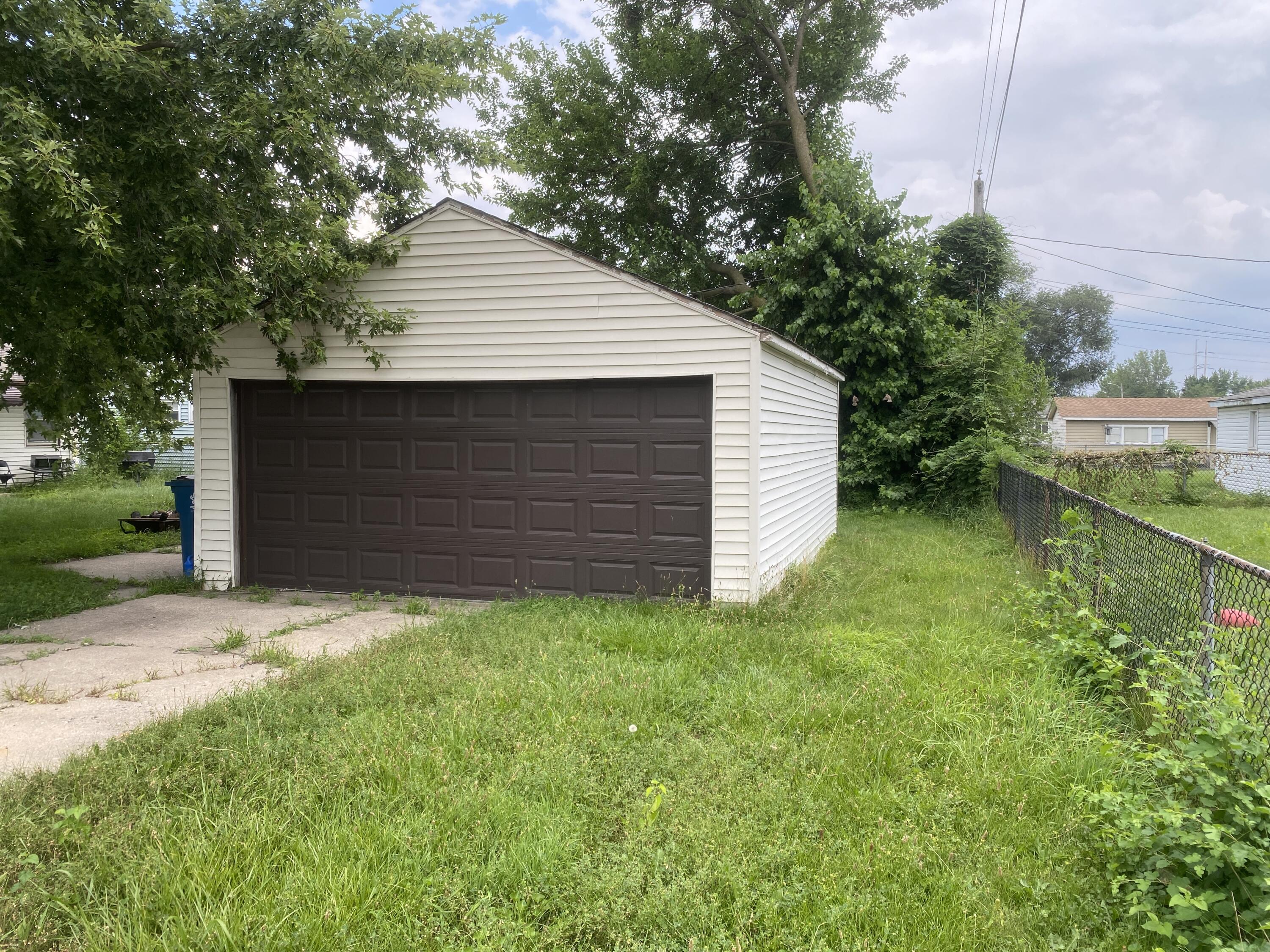 Homes for sale in Highland, IN | 8200 Rosewood Ct, Highland, IN 46322 | MLS# 842518