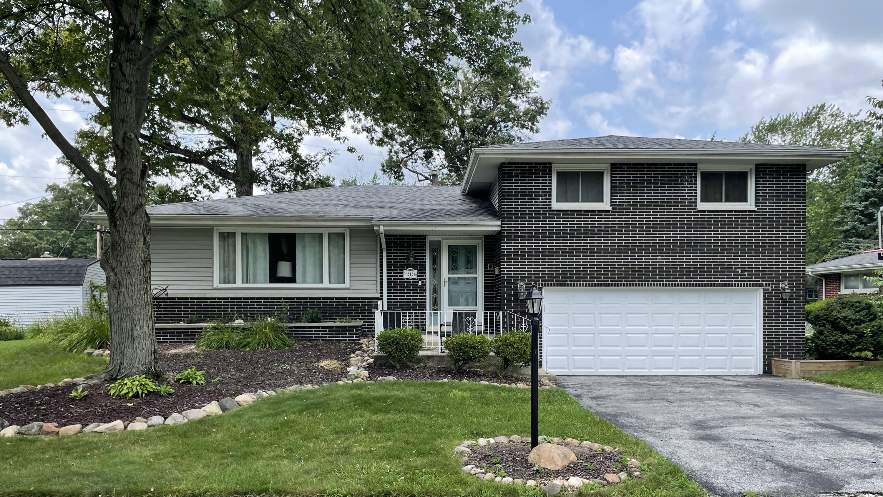 1st image of 2134 W 3rd Pl, Hobart, IN 46342 | MLS# 842691