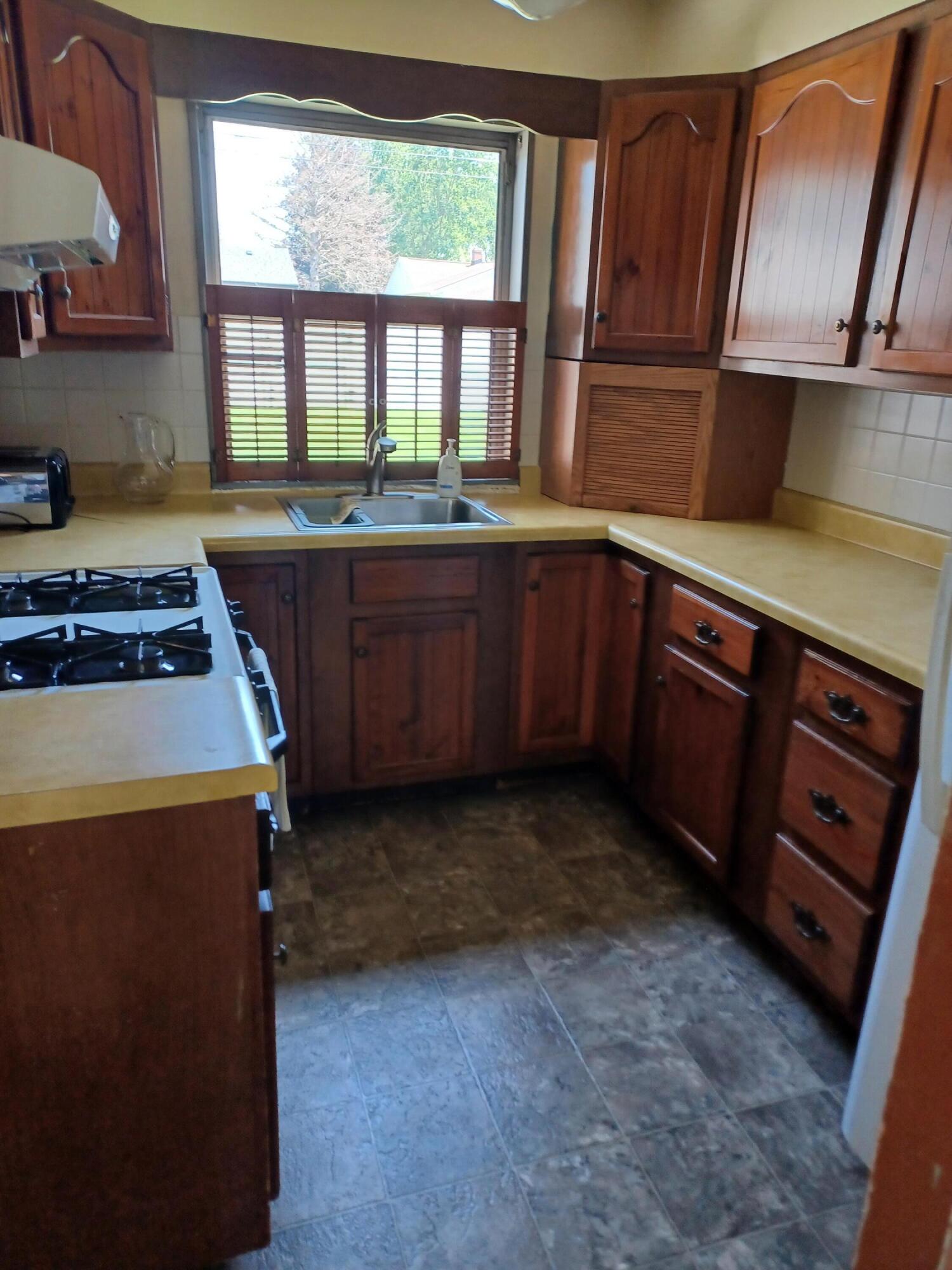 4th image of 329 N Virginia St, Hobart, IN 46342 | MLS# 842639