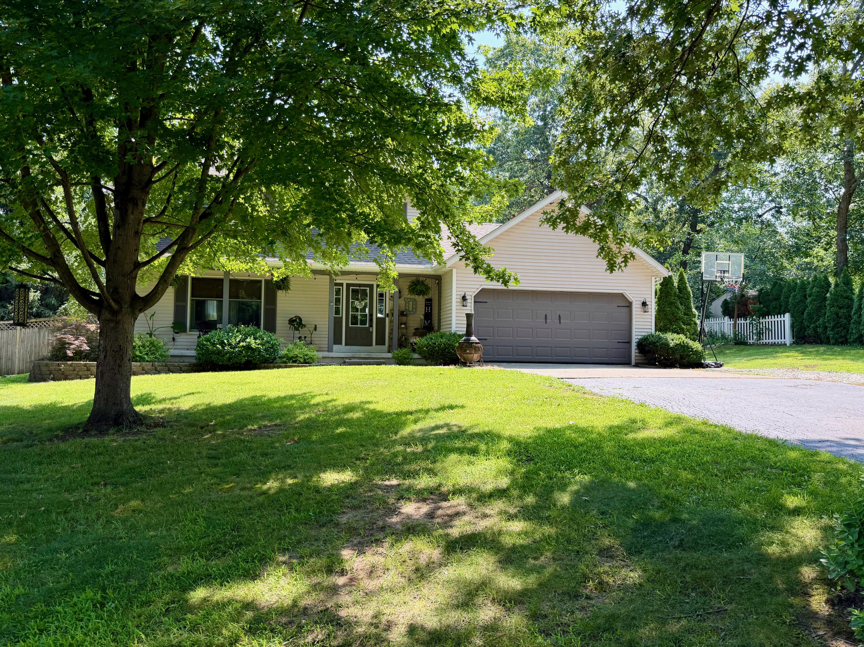 37th image of 10673 Potomac Dr, De Motte, IN 46310 | MLS# 842641