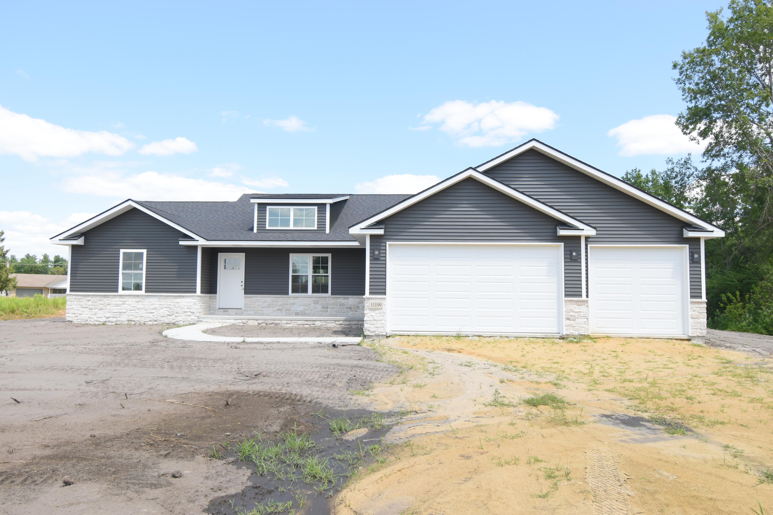 1st image of 11999 Lilac St, De Motte, IN 46310 | MLS# 842884