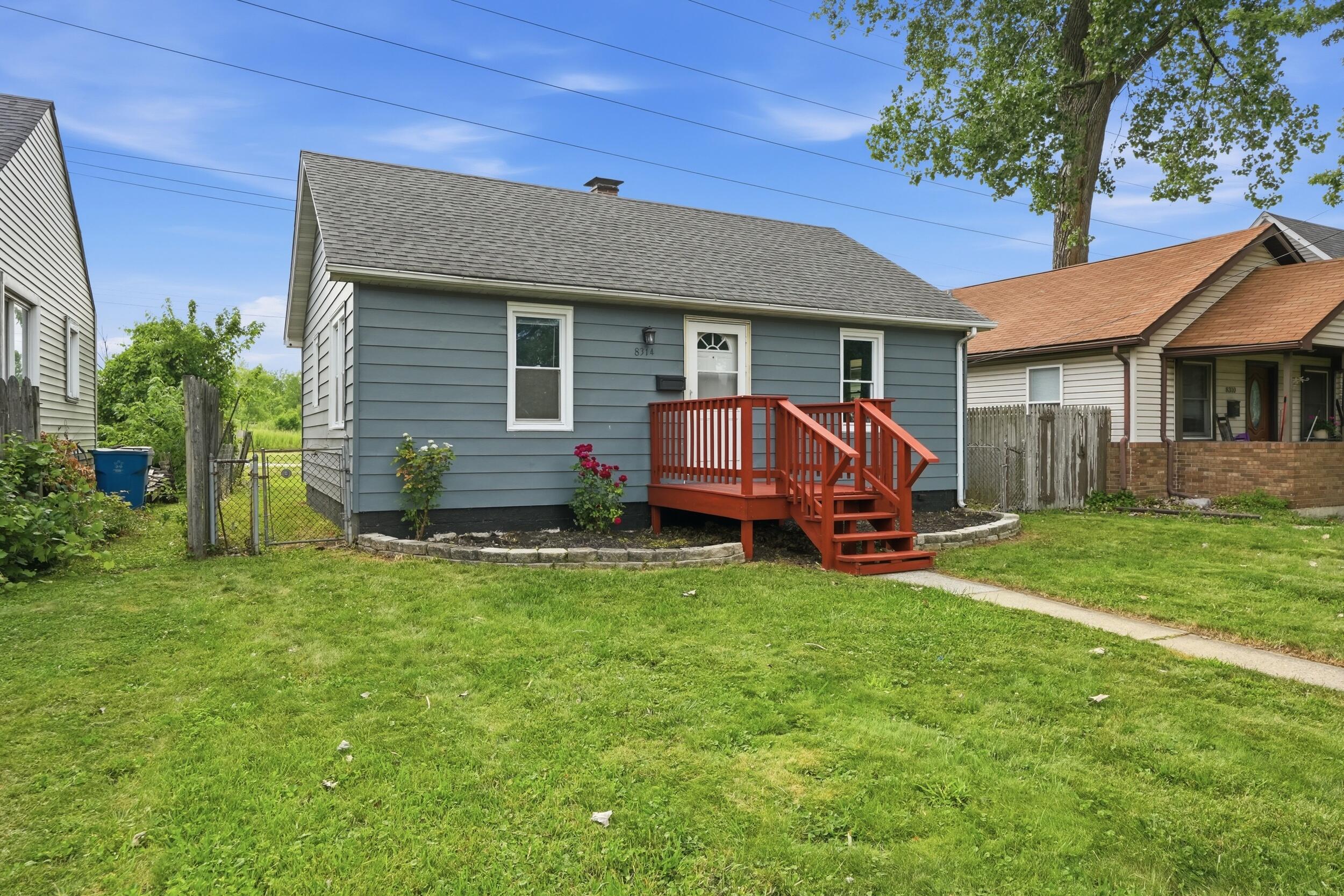 Homes for sale in Highland, IN | 8314 Gordon Dr, Highland, IN 46322 | MLS# 842995