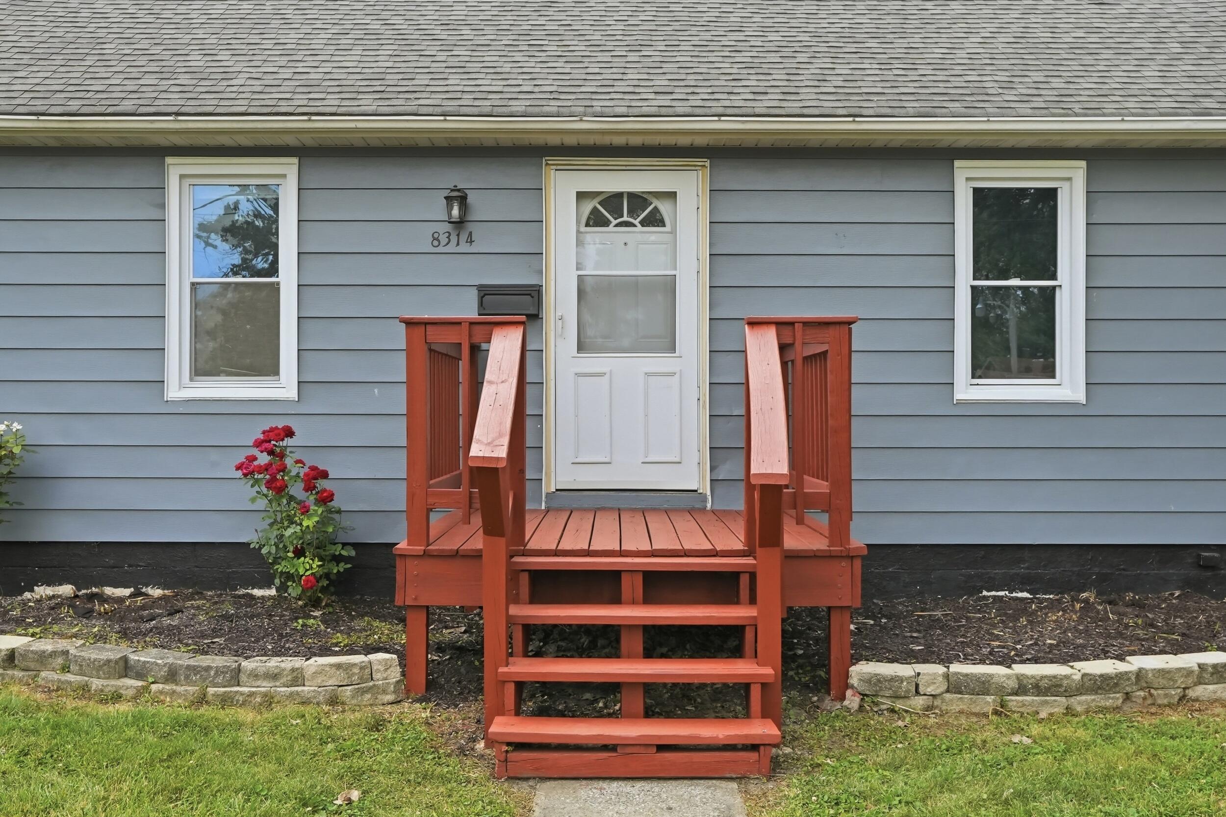 3rd image of 8314 Gordon Dr, Highland, IN 46322 | MLS# 842995