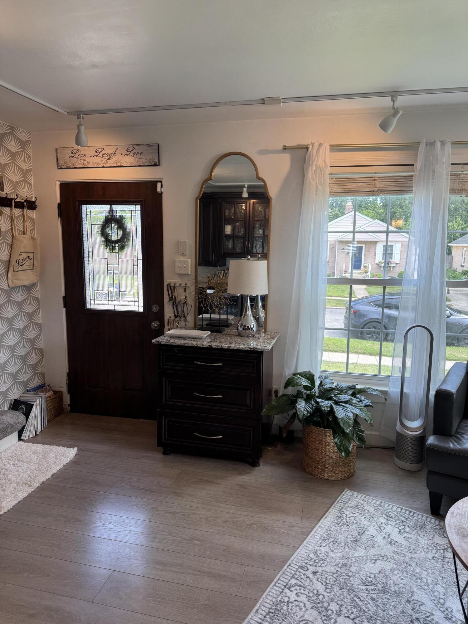 4th image of 129 Beverly Blvd, Hobart, IN 46342 | MLS# 843053