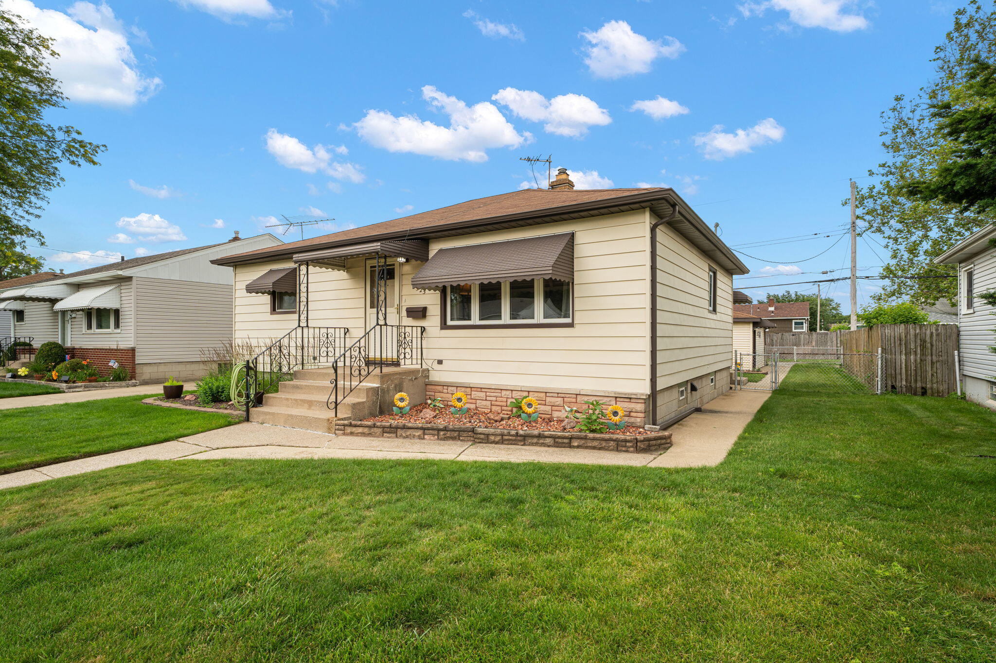 1st image of 7525 Maryland Ave, Hammond, IN 46323 | MLS# 843561
