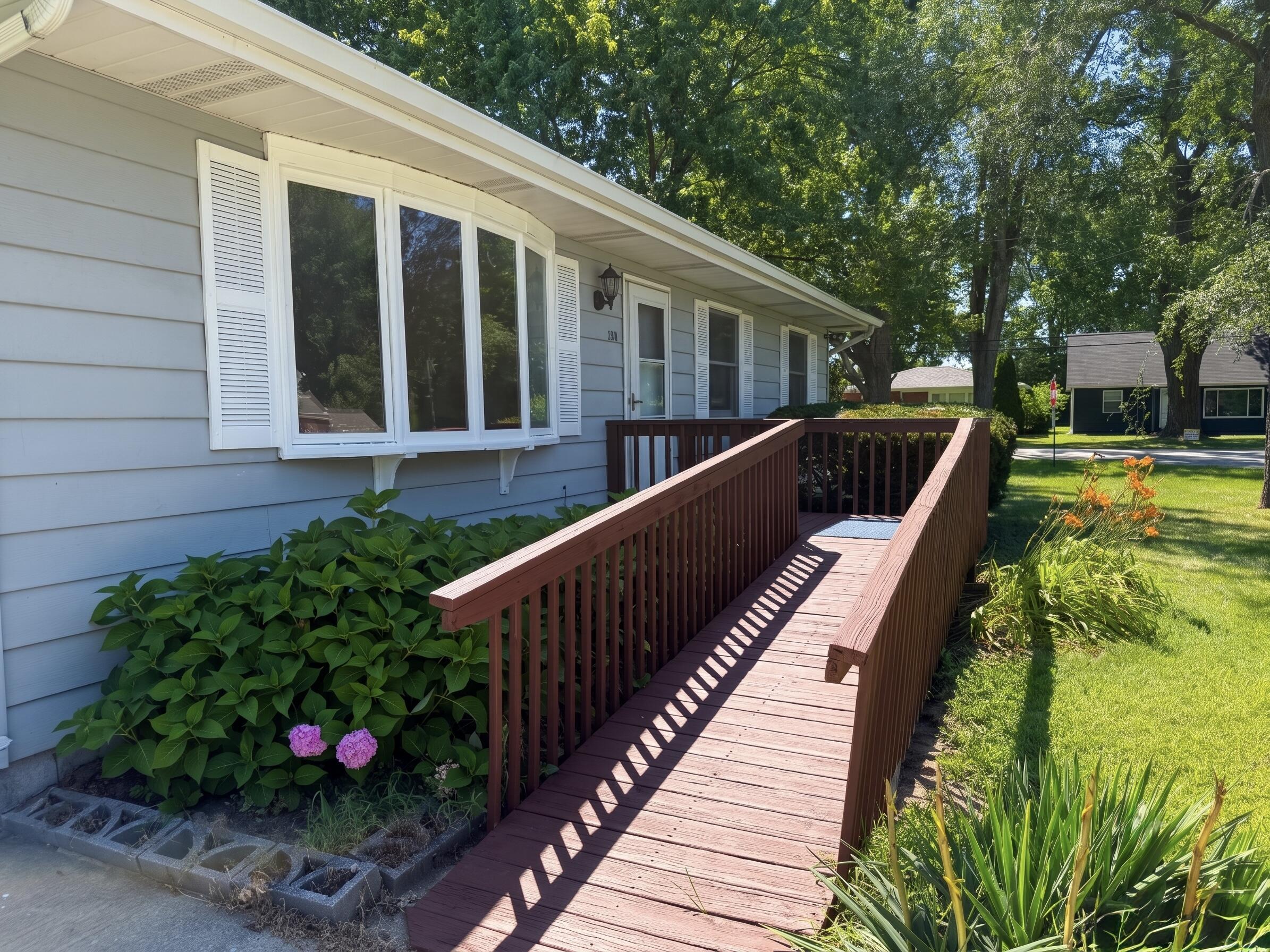 4th image of 1301 E 34Th Ave, Hobart, IN 46342 | MLS# 843151