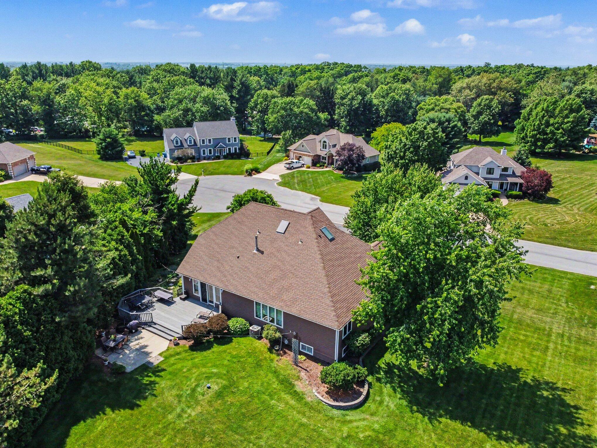 3rd image of 141 Kensington Dr, Valparaiso, IN 46385 | MLS# 843256