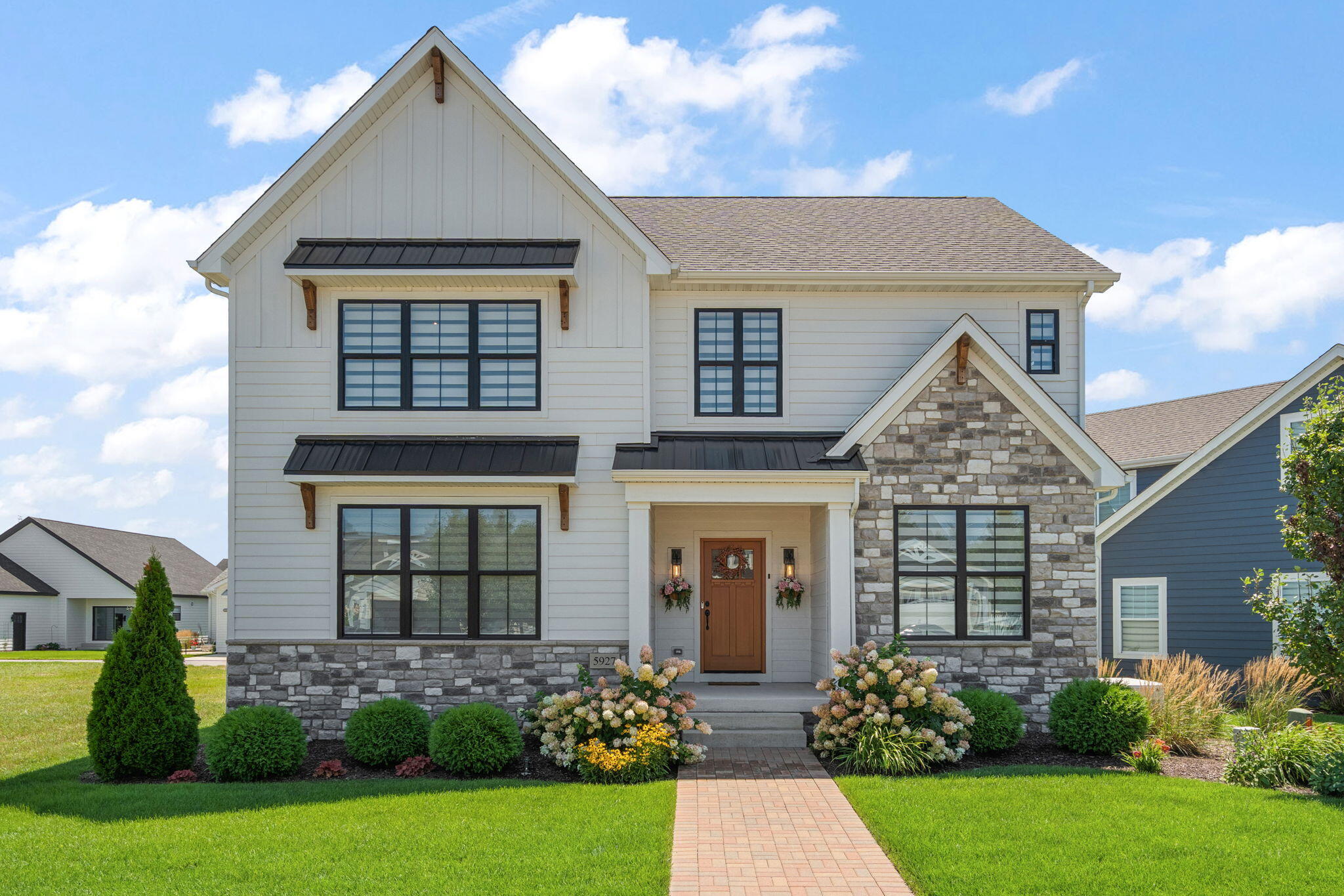 2nd image of 5927 Dune Harbor Dr, Portage, IN 46368 | MLS# 843550