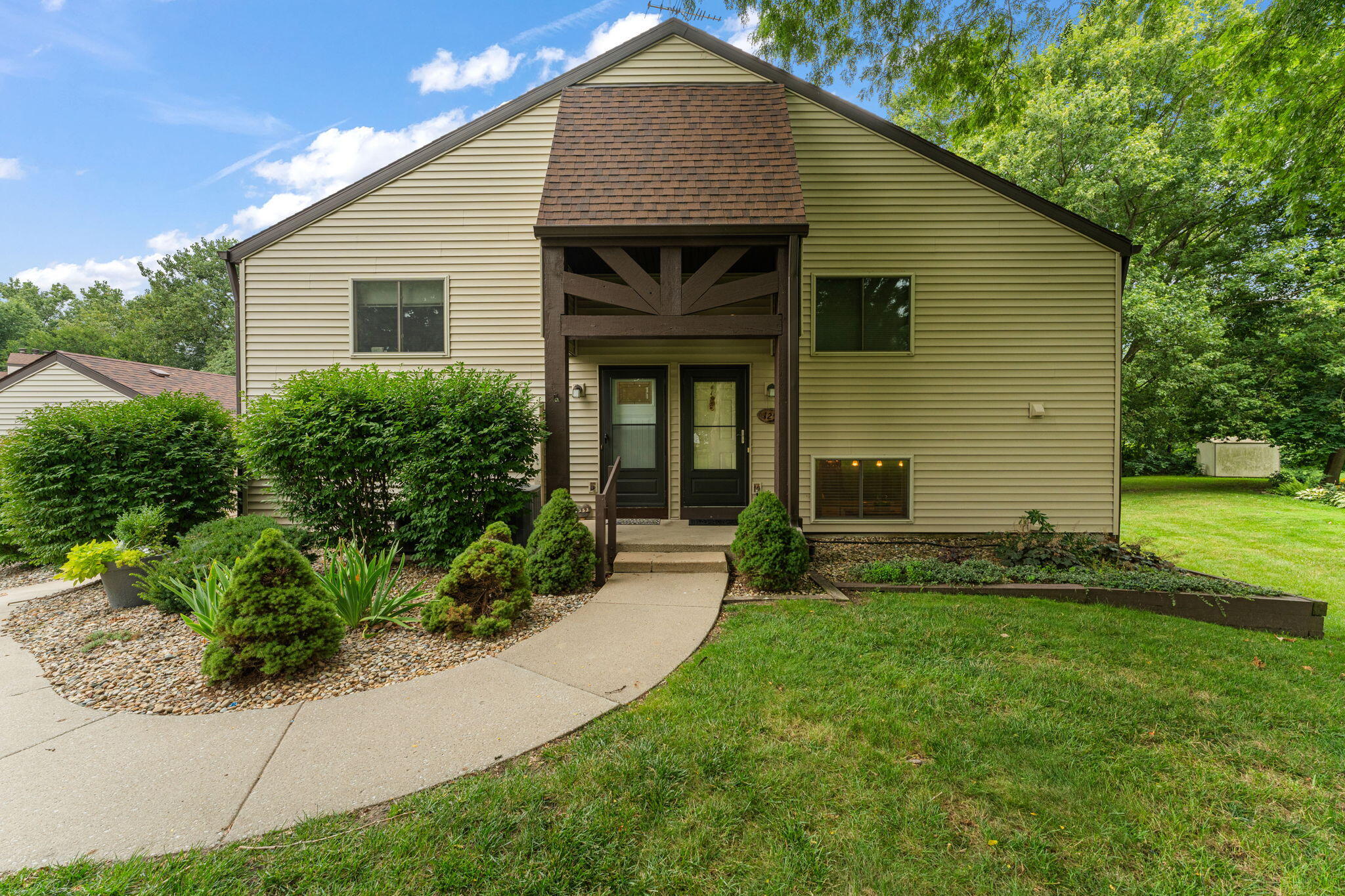 2nd image of 1253 Millpond Rd, Valparaiso, IN 46385 | MLS# 843567
