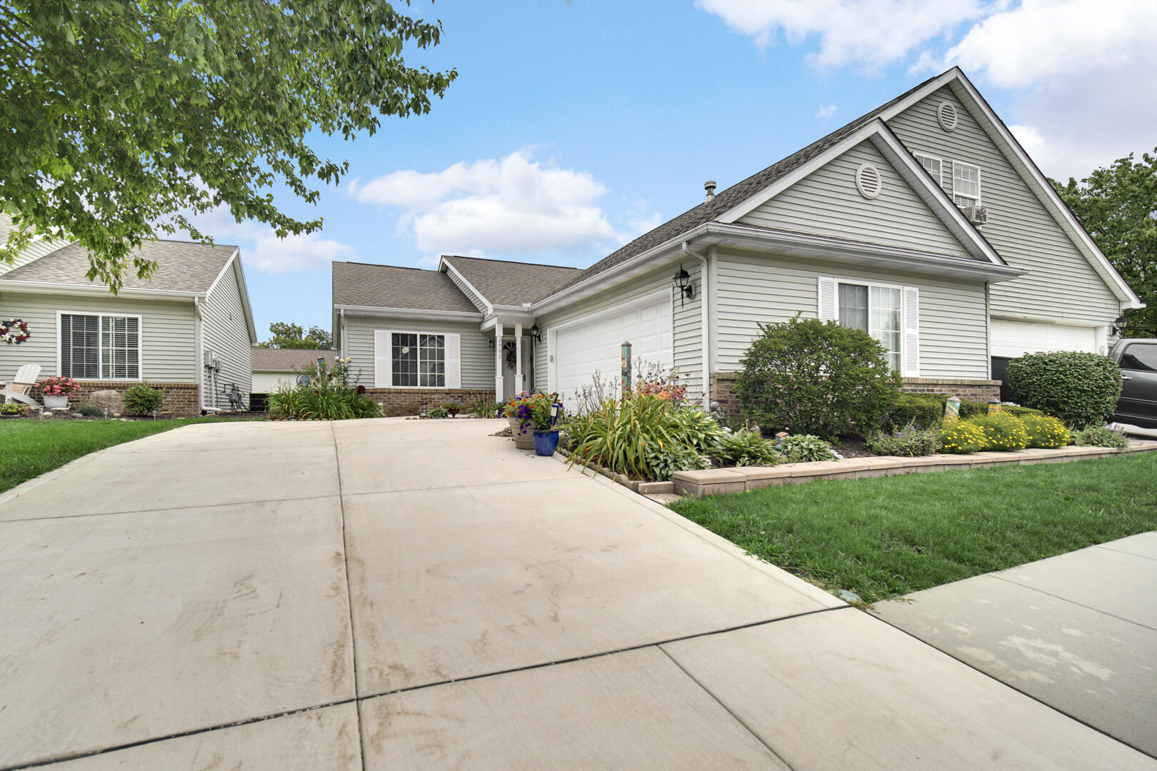 1st image of 2902 Lake Pointe Dr, Valparaiso, IN 46383 | MLS# 843526