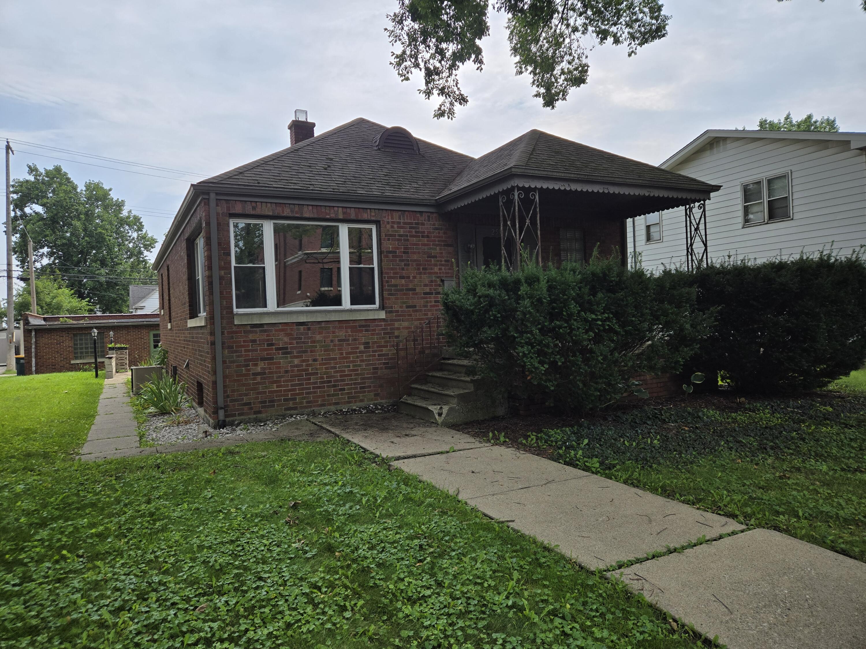 2nd image of 259 W Jefferson St, Valparaiso, IN 46383 | MLS# 843463