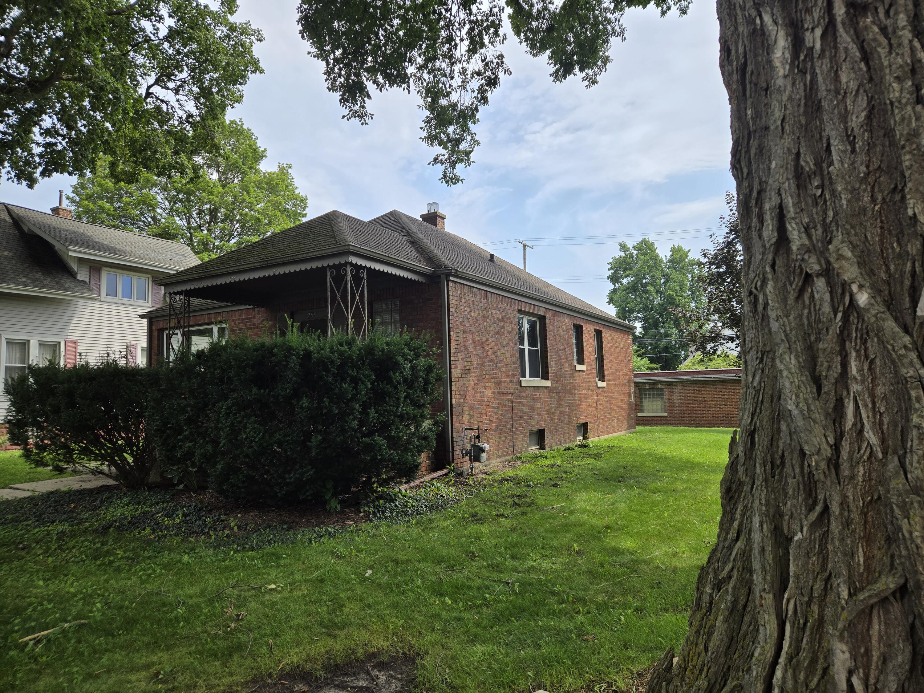 1st image of 259 W Jefferson St, Valparaiso, IN 46383 | MLS# 843463