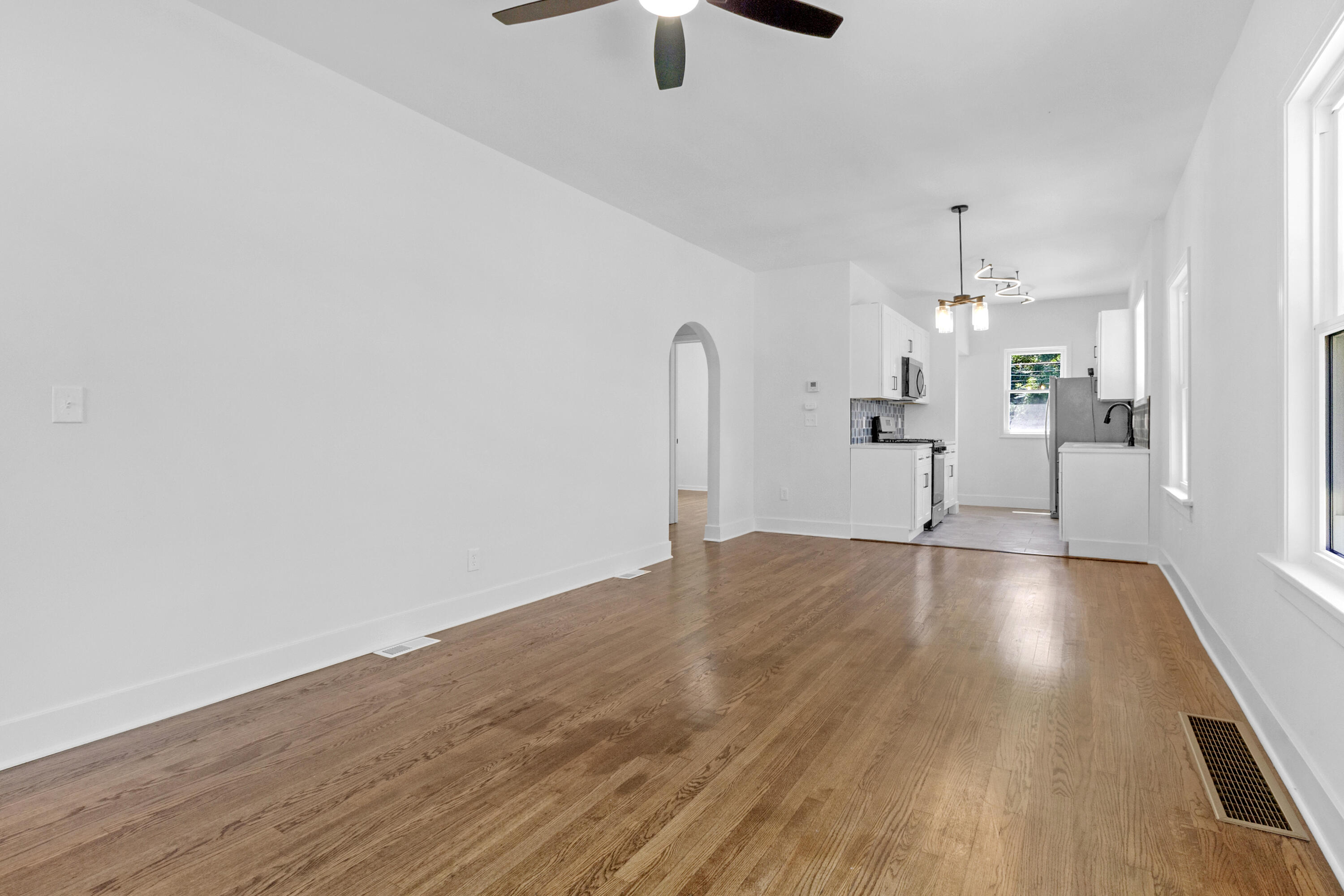 5th image of 2107 W 8Th Ave, Gary, IN 46404 | MLS# 843480