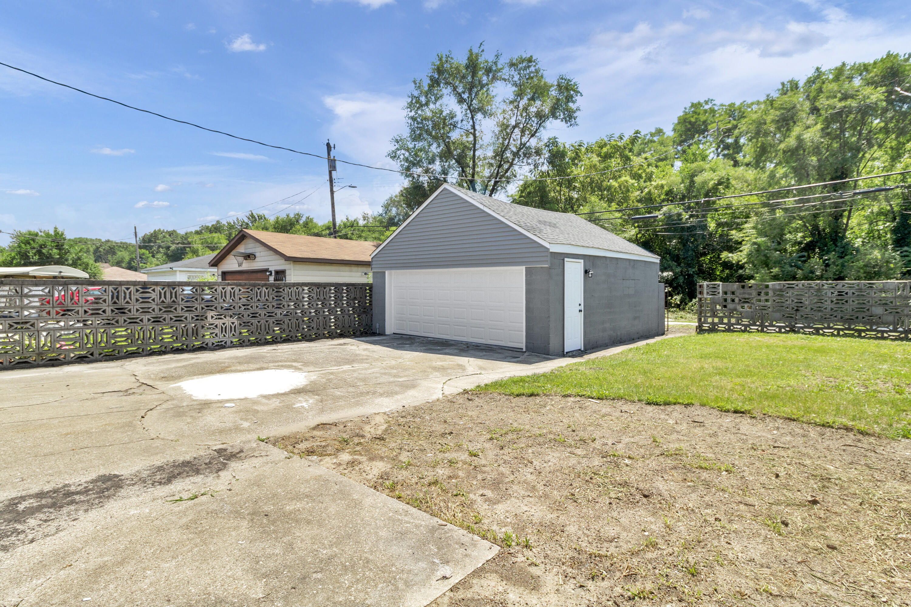 3rd image of 2107 W 8Th Ave, Gary, IN 46404 | MLS# 843480