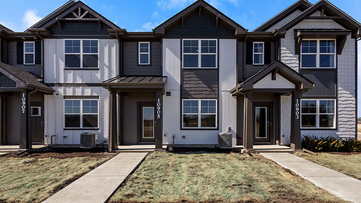 1st image of 548 E 120th Pl, Crown Point, IN 46307 | MLS# 843531