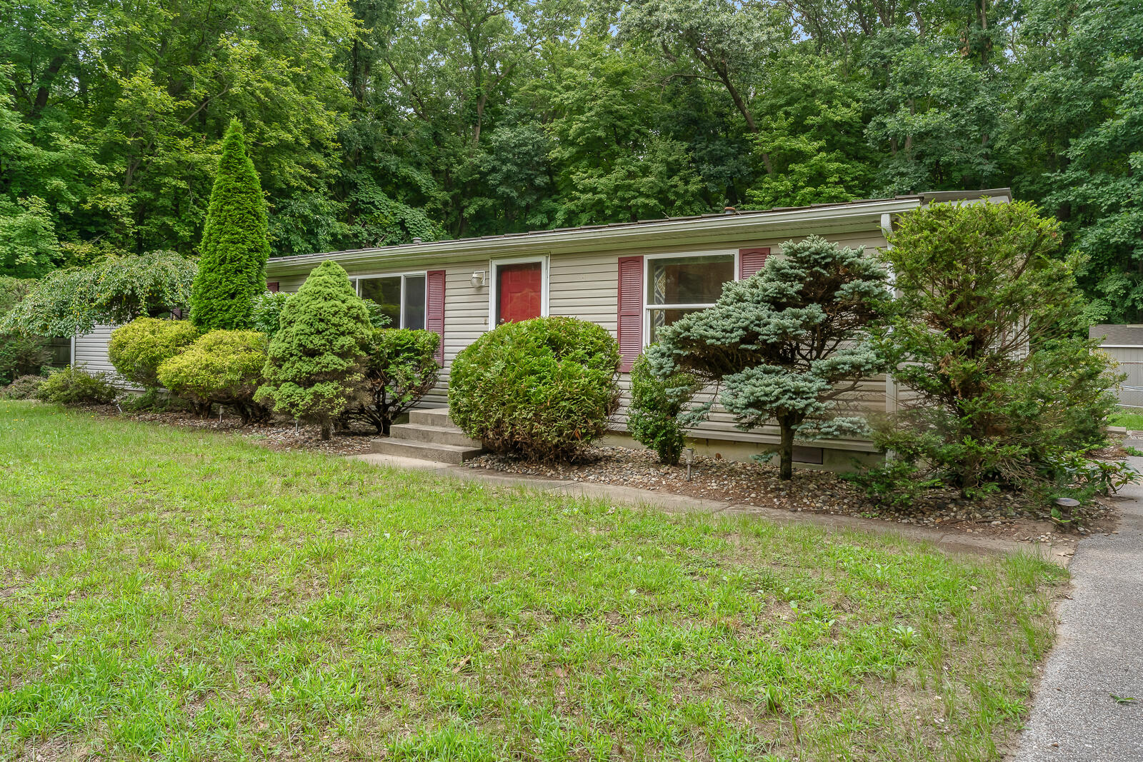 1st image of 6477 N 450 W, La Porte, IN 46350 | MLS# 843831