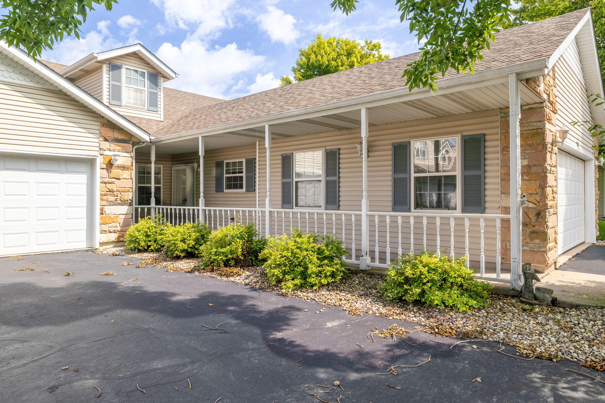 1st image of 2175 Ramblewood Dr, Highland, IN 46322 | MLS# 843906