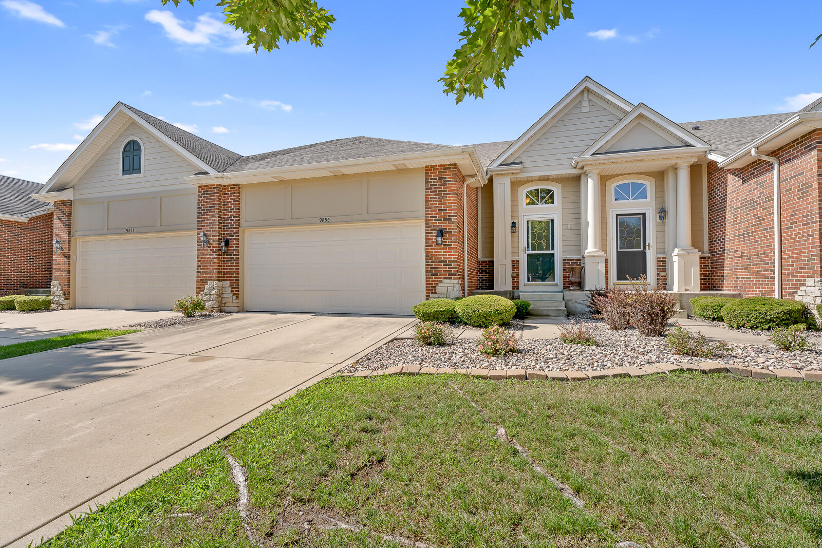 1st image of 9855 Oakwood Ct, St. John, IN 46373 | MLS# 844244