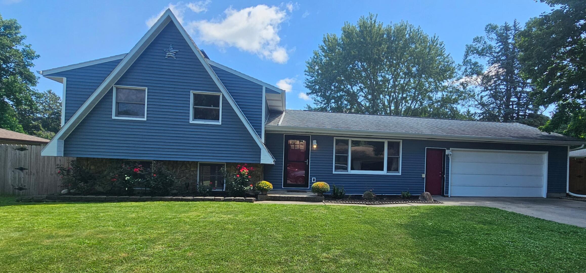 2nd image of 1529 Eisenhower Dr, La Porte, IN 46350 | MLS# 844220