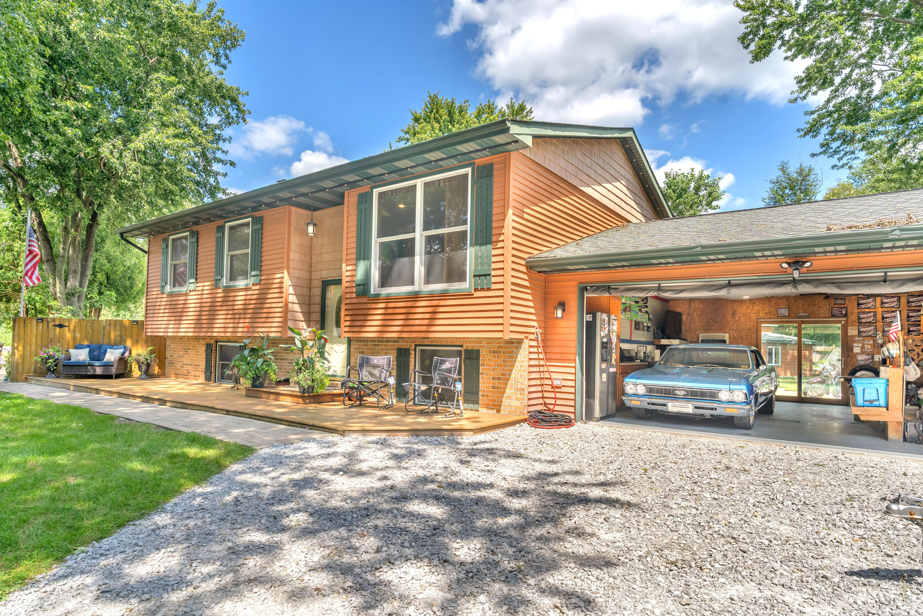 2nd image of 9857 Silver Ct, De Motte, IN 46310 | MLS# 844318