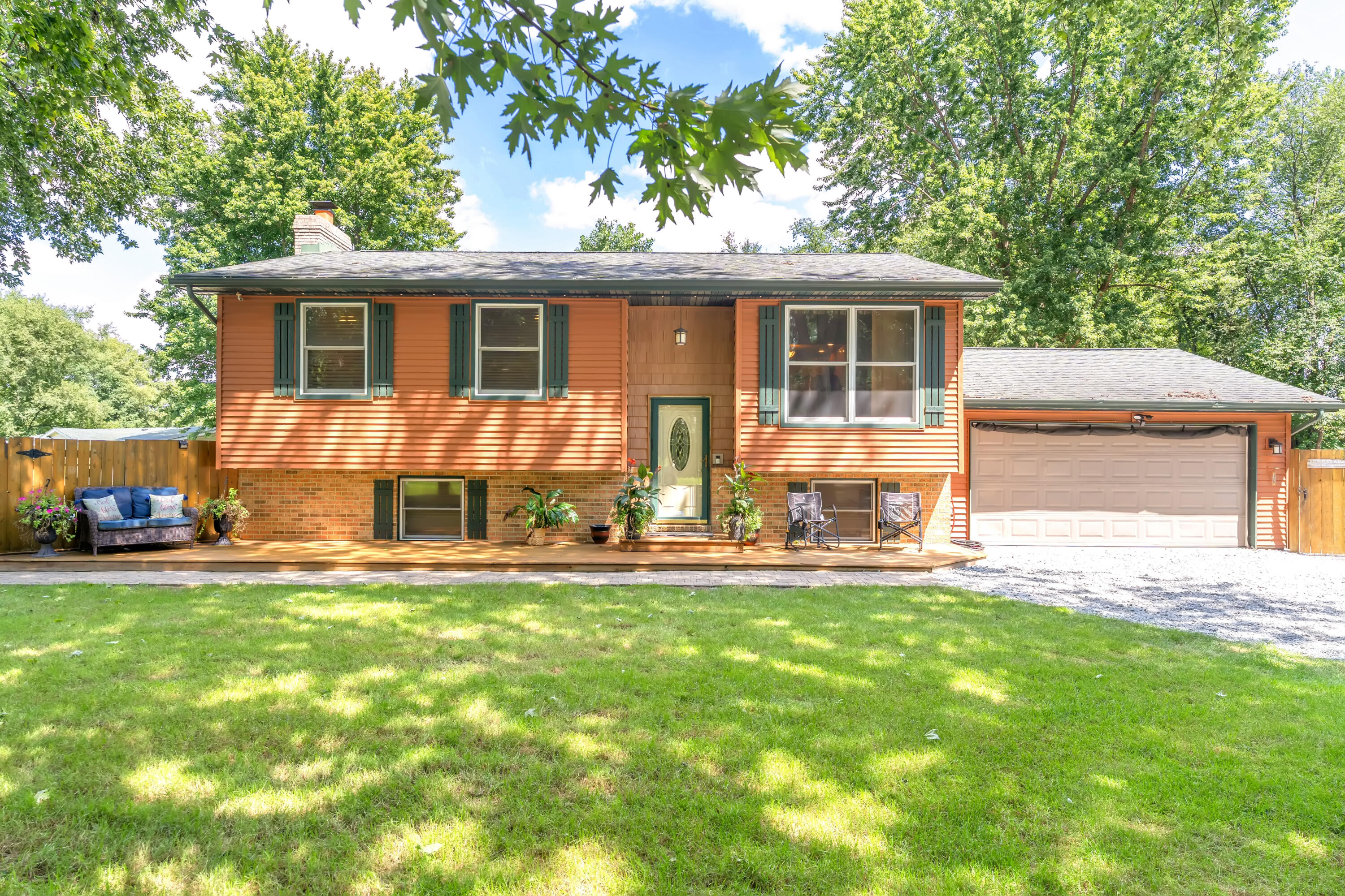 3rd image of 9857 Silver Ct, De Motte, IN 46310 | MLS# 844318