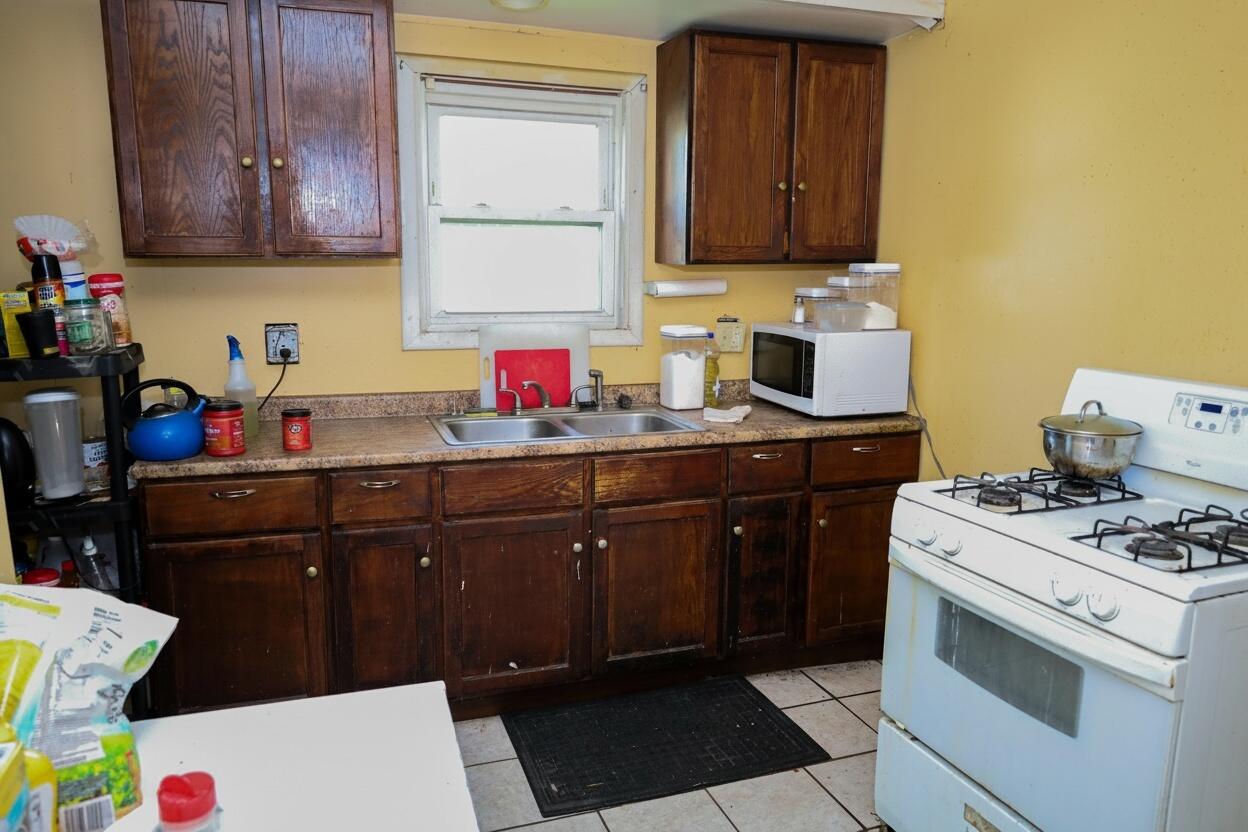 4th image of 355 Lincoln St, Gary, IN 46402 | MLS# 844252