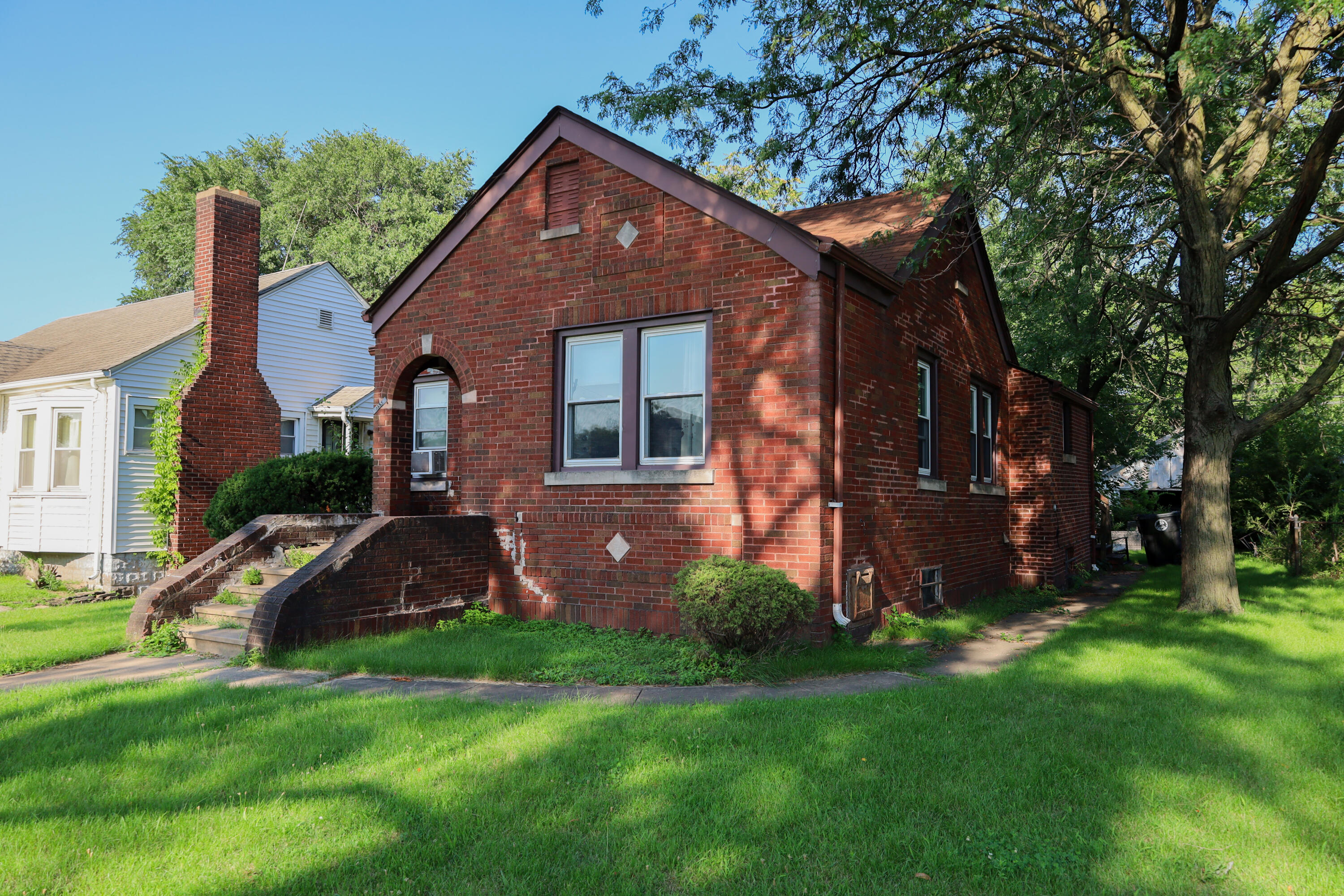 1st image of 355 Lincoln St, Gary, IN 46402 | MLS# 844252