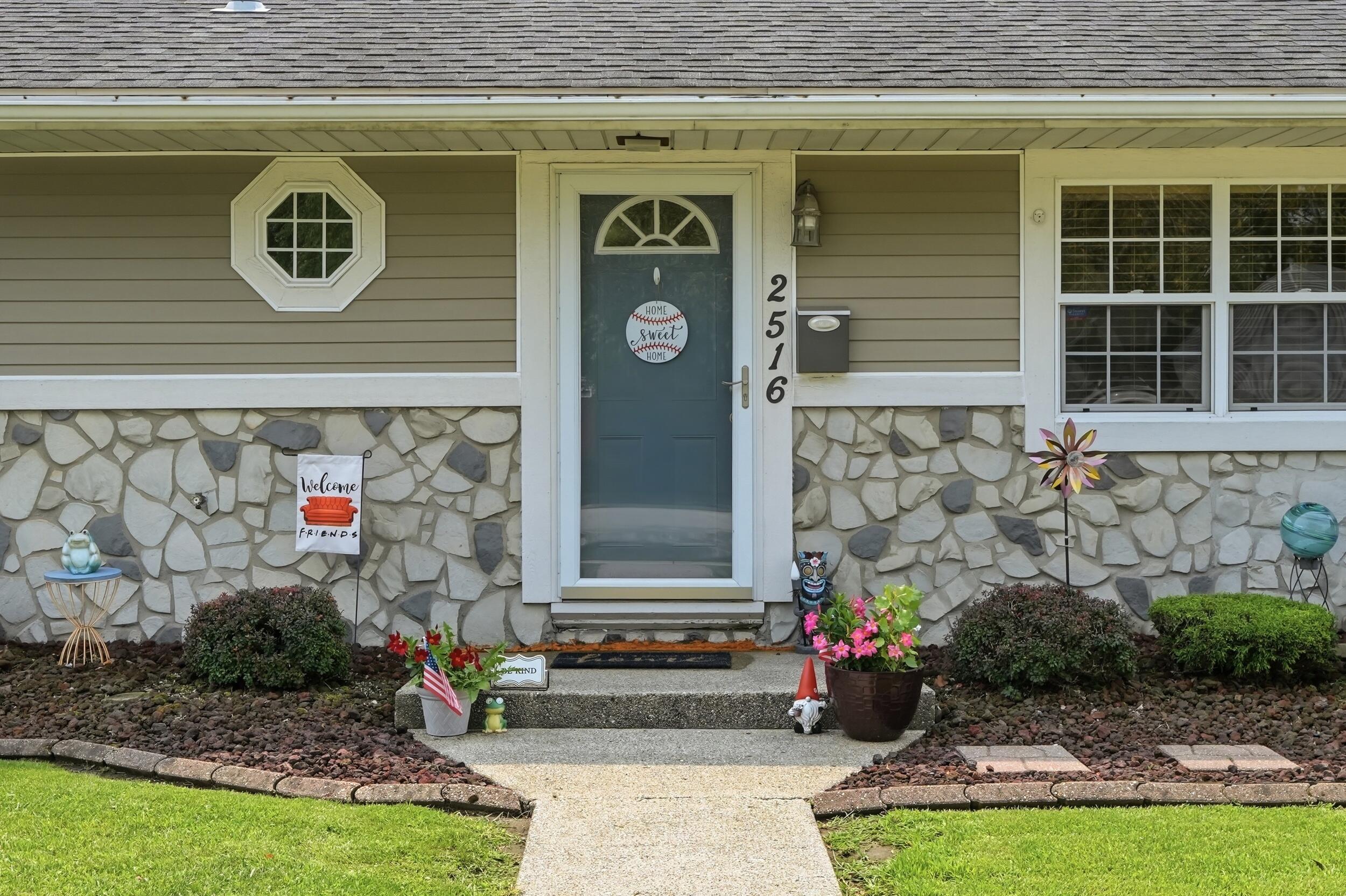 3rd image of 2516 Wicker Park Dr, Highland, IN 46322 | MLS# 844298