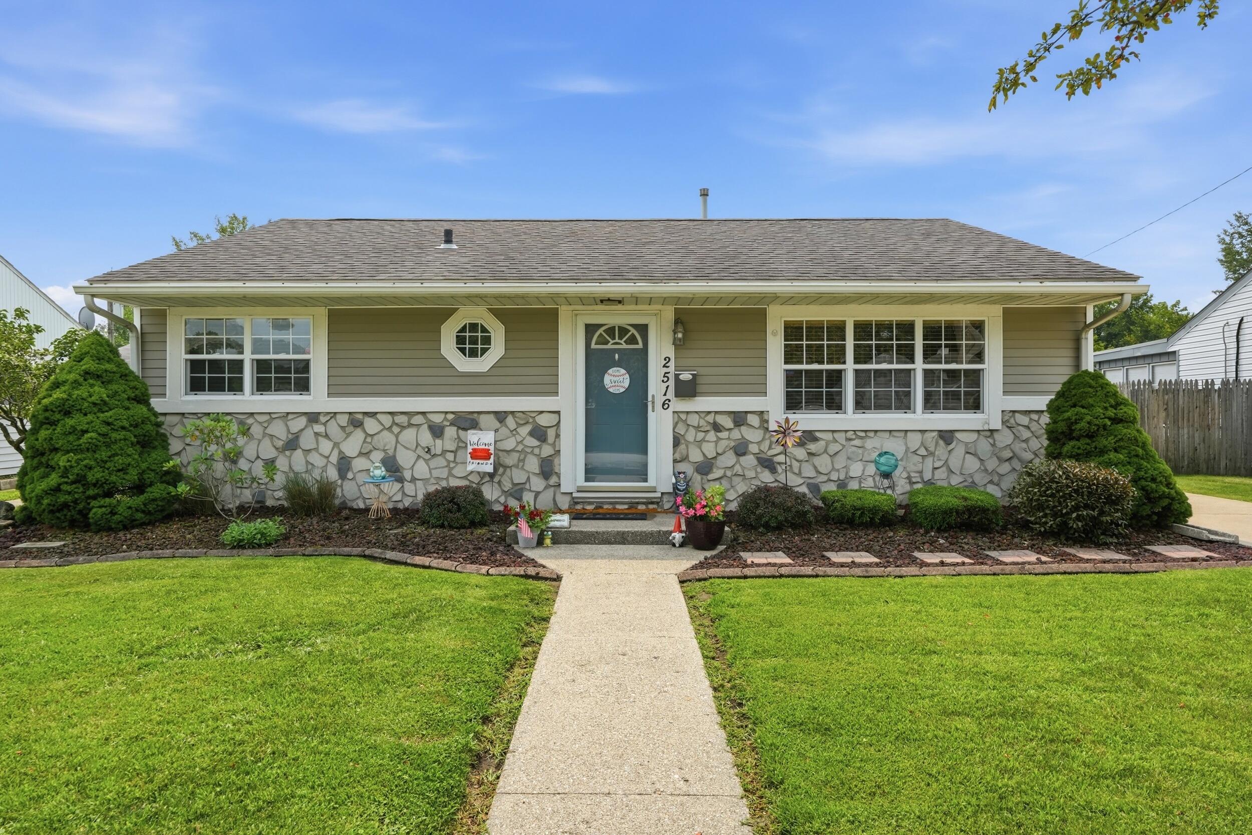 1st image of 2516 Wicker Park Dr, Highland, IN 46322 | MLS# 844298