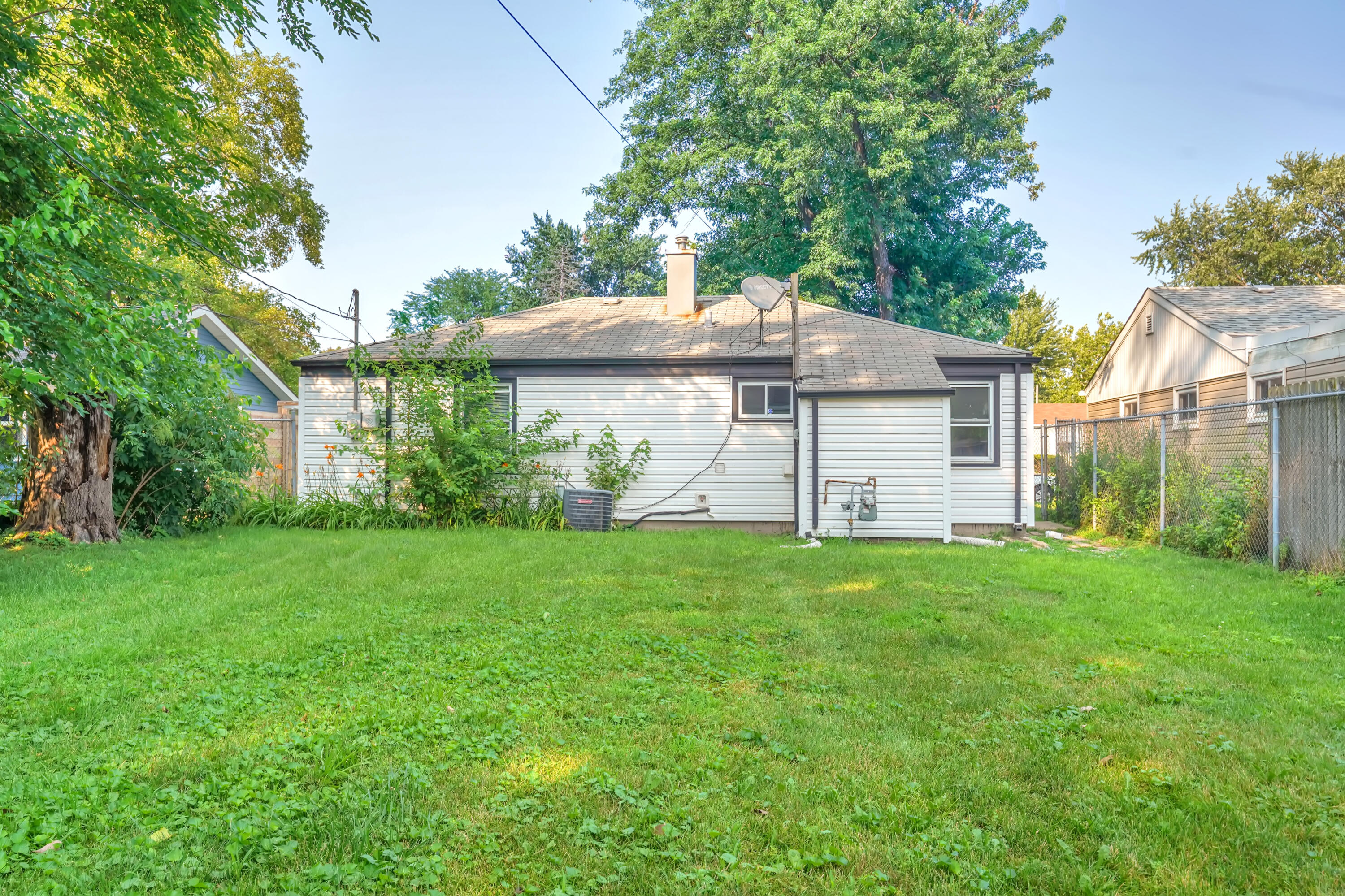 16th image of 7432 Southeastern Ave, Hammond, IN 46324 | MLS# 844260