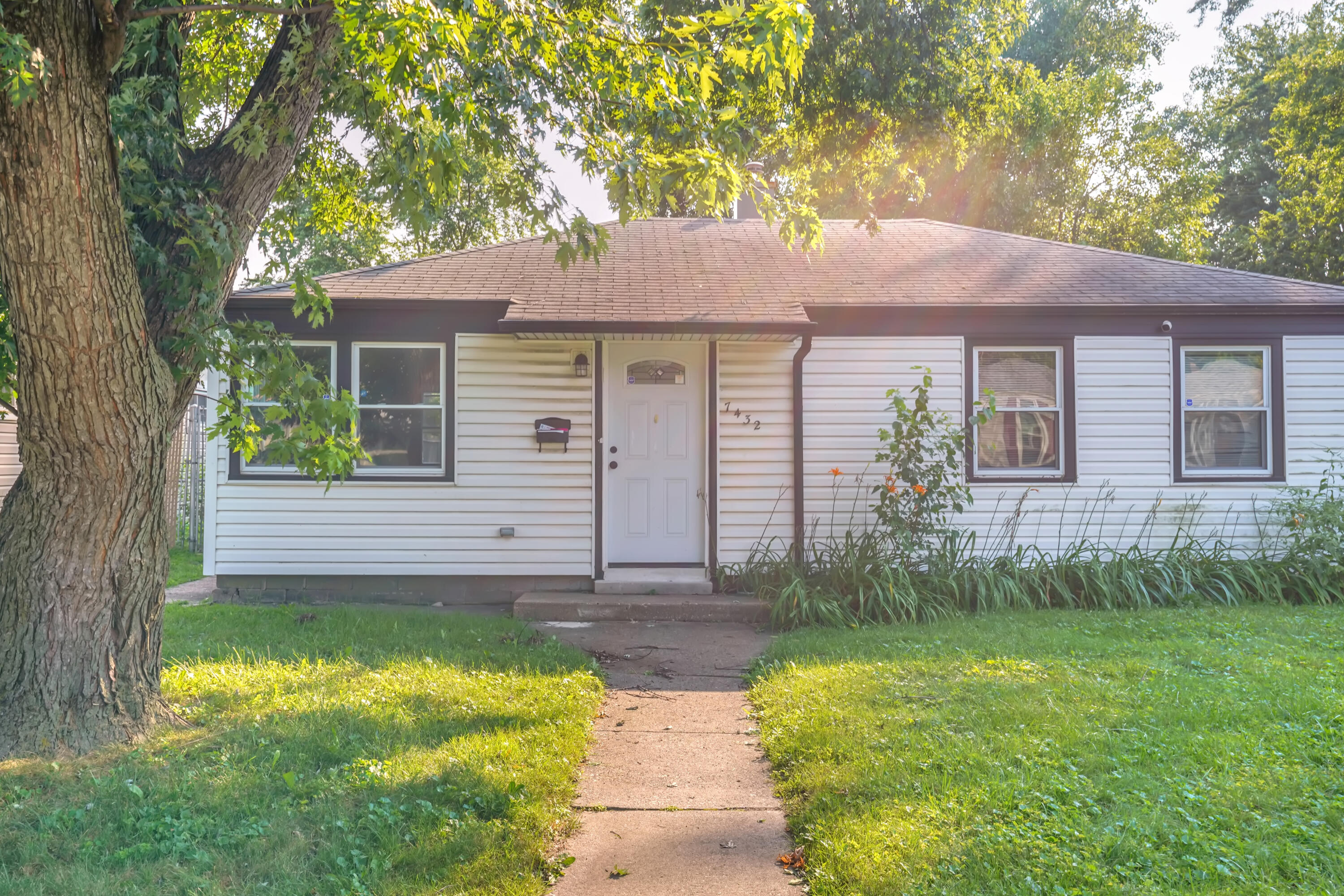 3rd image of 7432 Southeastern Ave, Hammond, IN 46324 | MLS# 844260