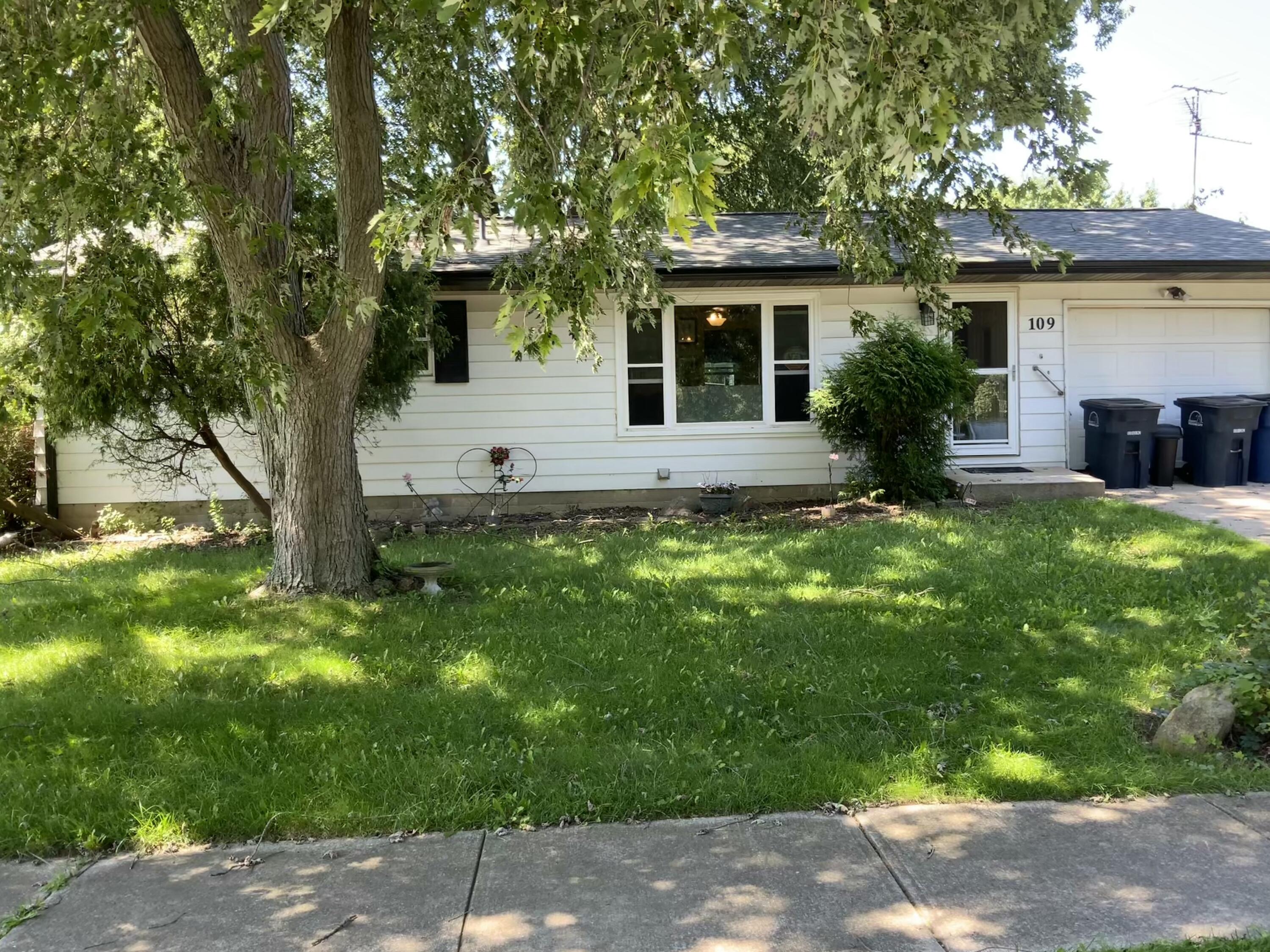 1st image of 109 Crestwood Dr, Michigan City, IN 46360 | MLS# 844265