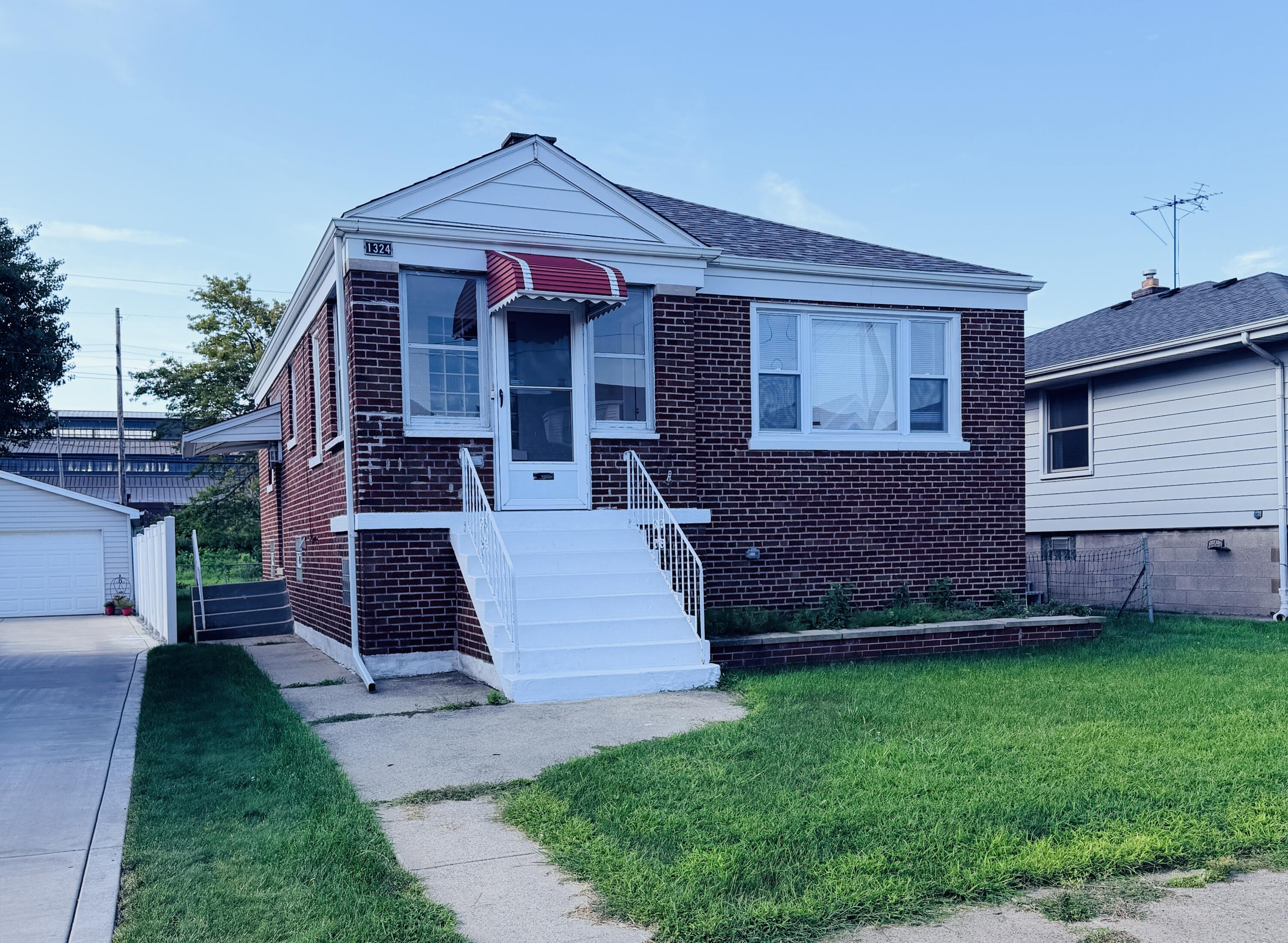 1st image of 1324 Lakeview Ave, Hammond, IN 46394 | MLS# 844299